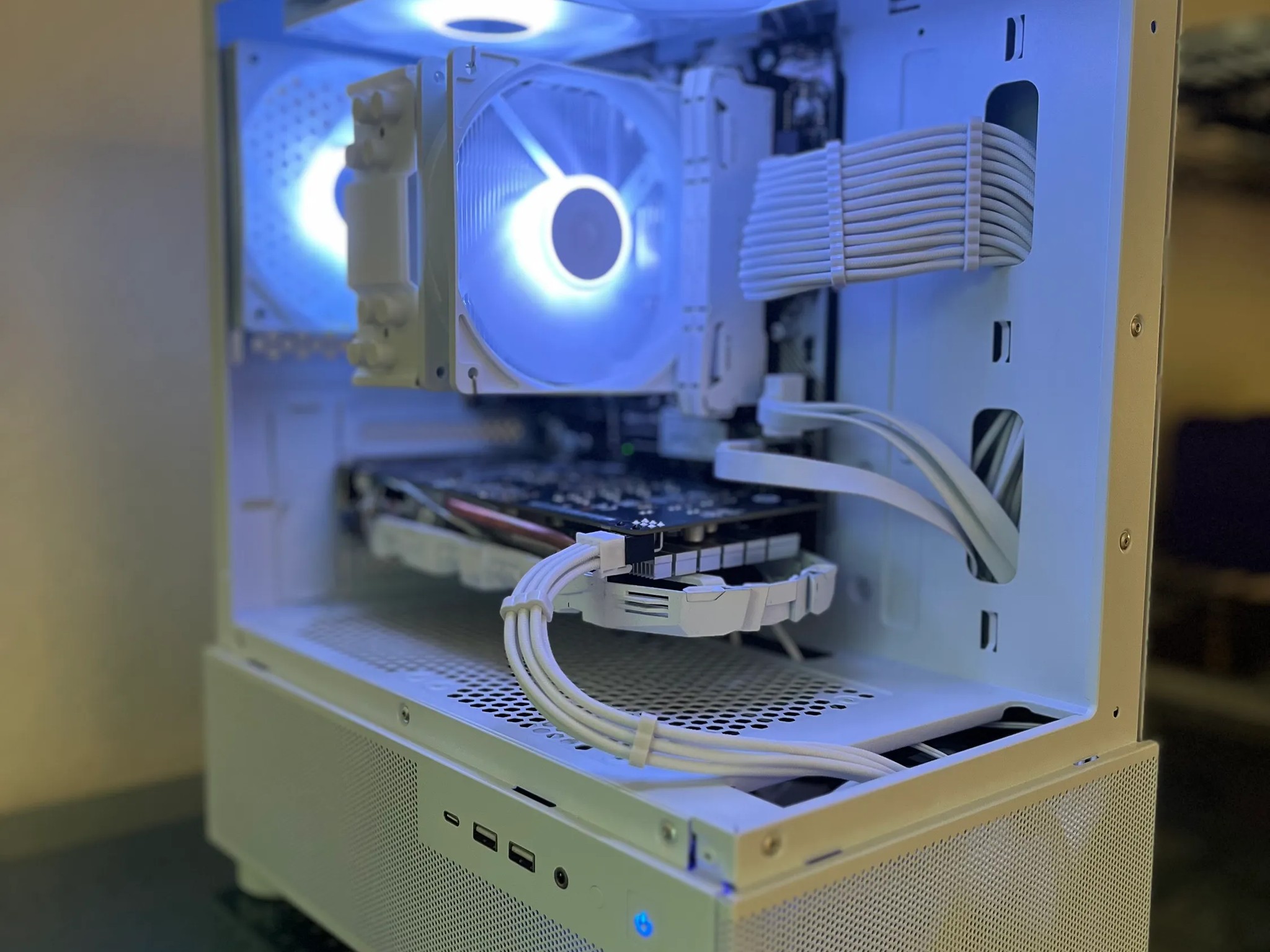 1080p White RGB Gaming PC (Ryzen 3 and GTX 1060 6GB)
