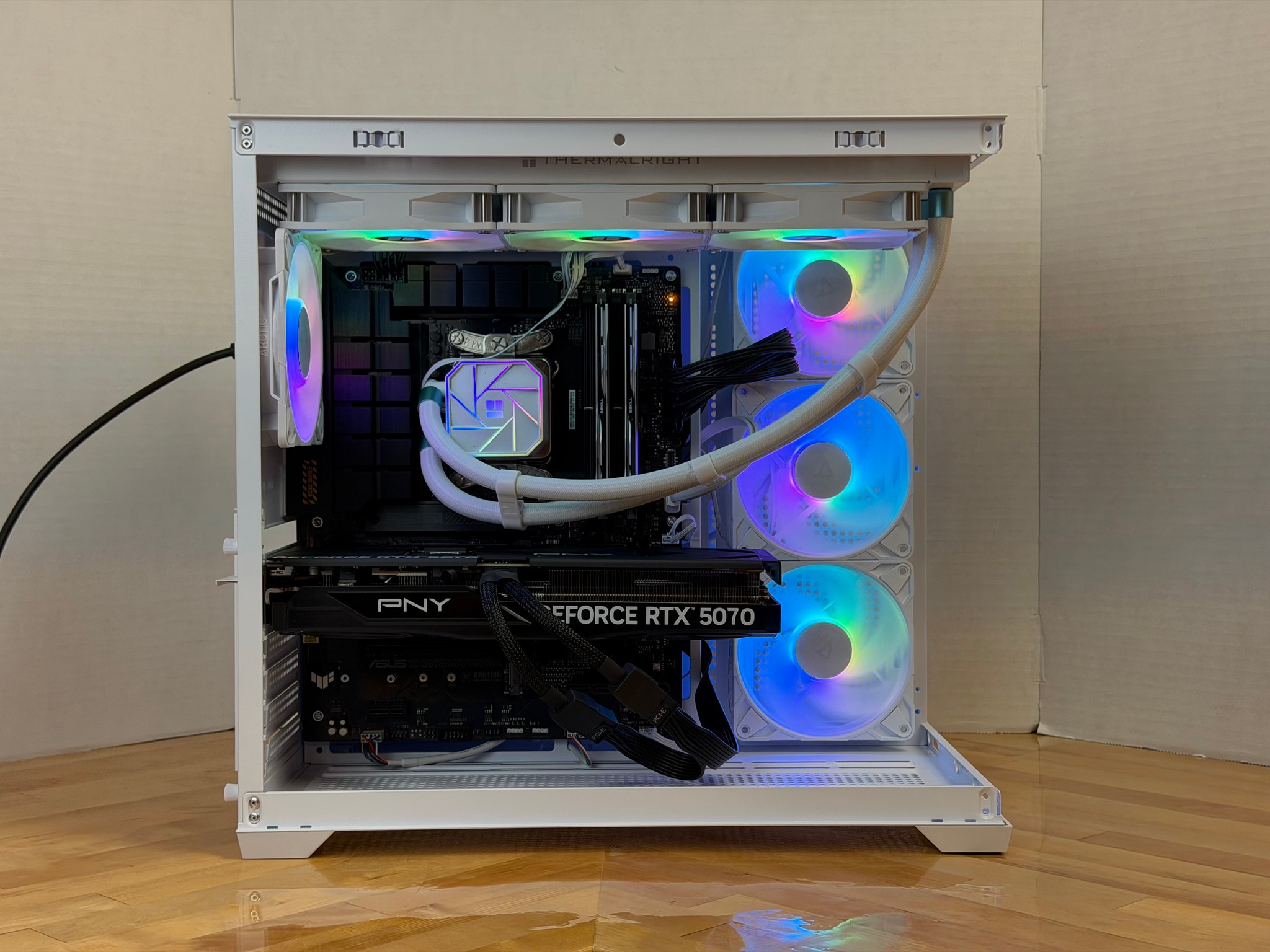 High-End Gaming PC – Ryzen 7 7800X3D + RTX 5070