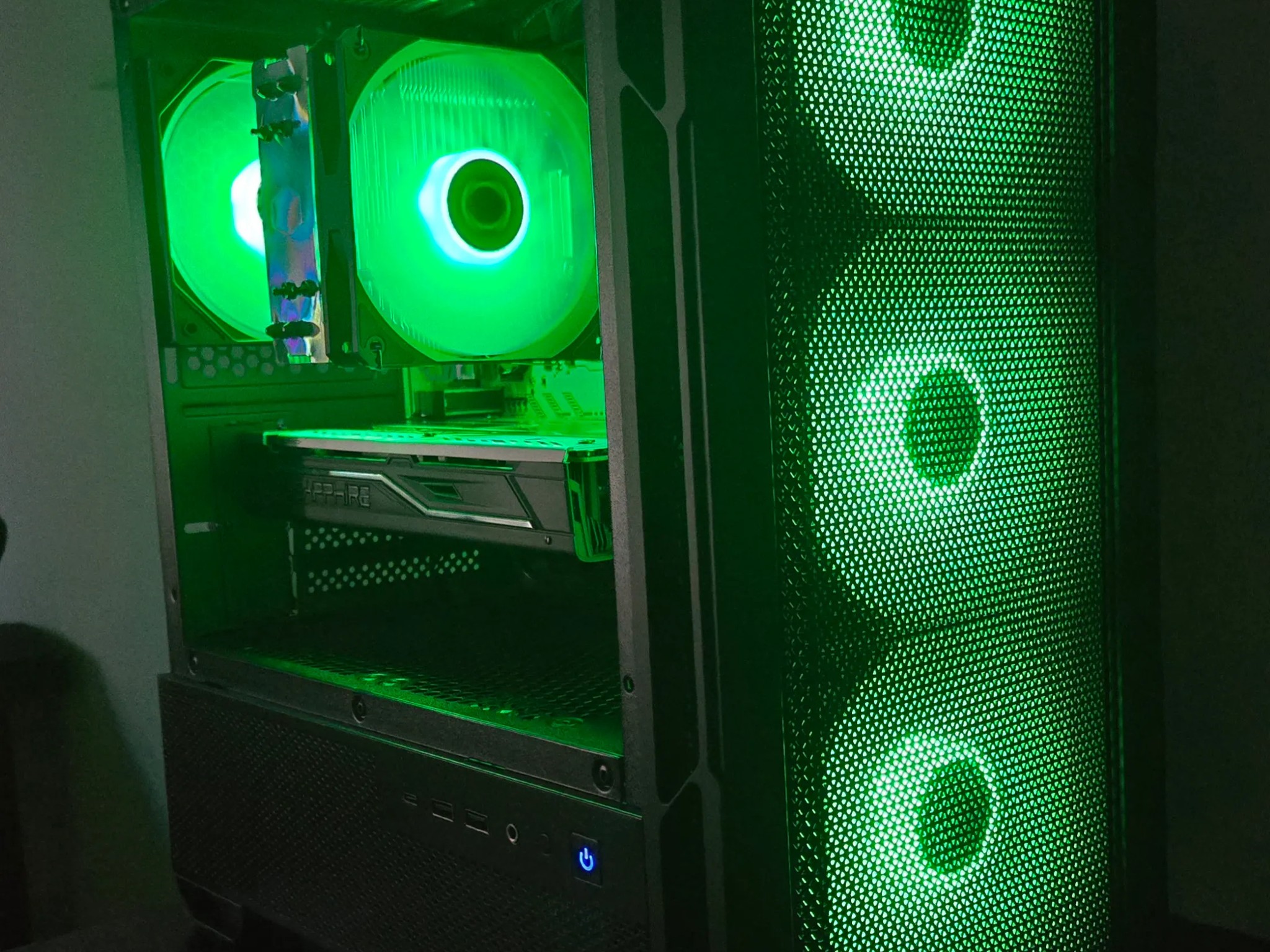 💚 VENOMSTRIKE 💚 RGB Gaming PC | Ryzen 5 2600 + RX 480 8GB | 16GB RAM + NVMe SSD!