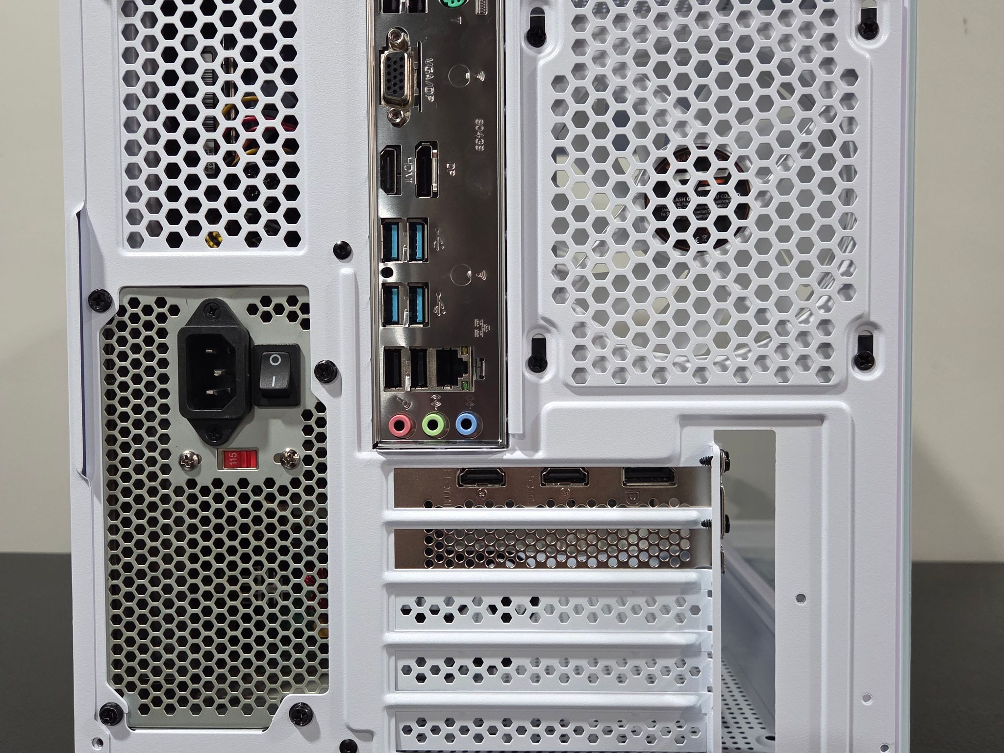 "THE ICE CUBE" Beautiful White Gaming PC | RTX 3050 | RYZEN 5 3600 | 16GB DDR4 RAM |