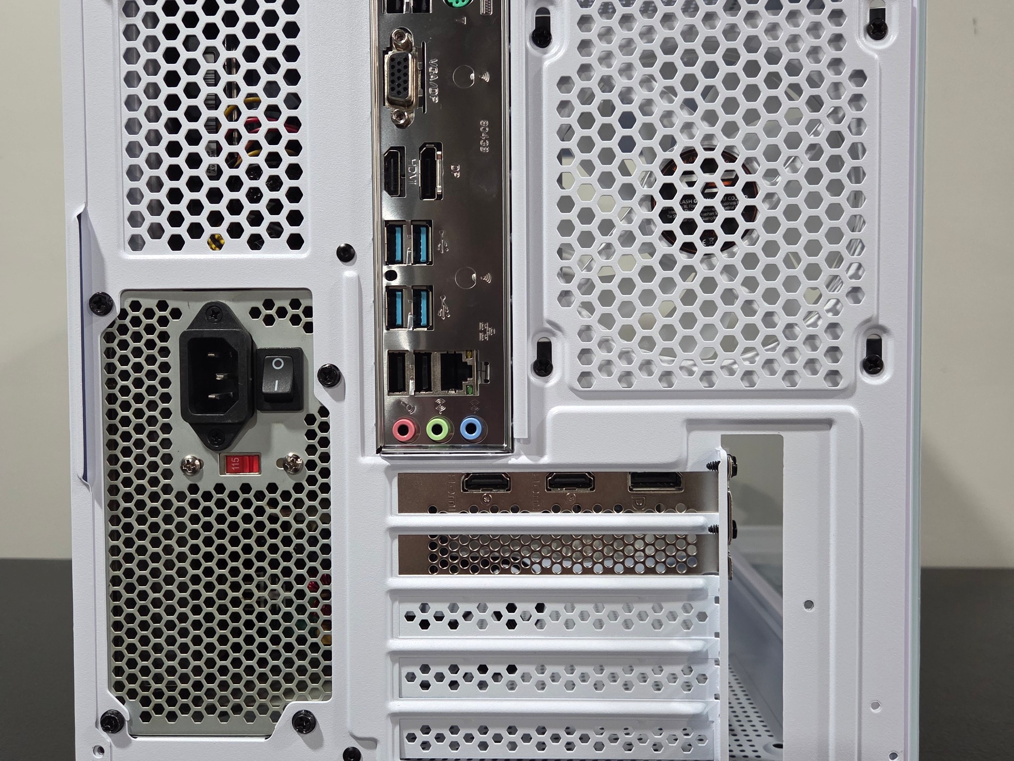 "THE ICE CUBE" Beautiful White Gaming PC | RTX 3050 | RYZEN 5 3600 | 16GB DDR4 RAM |