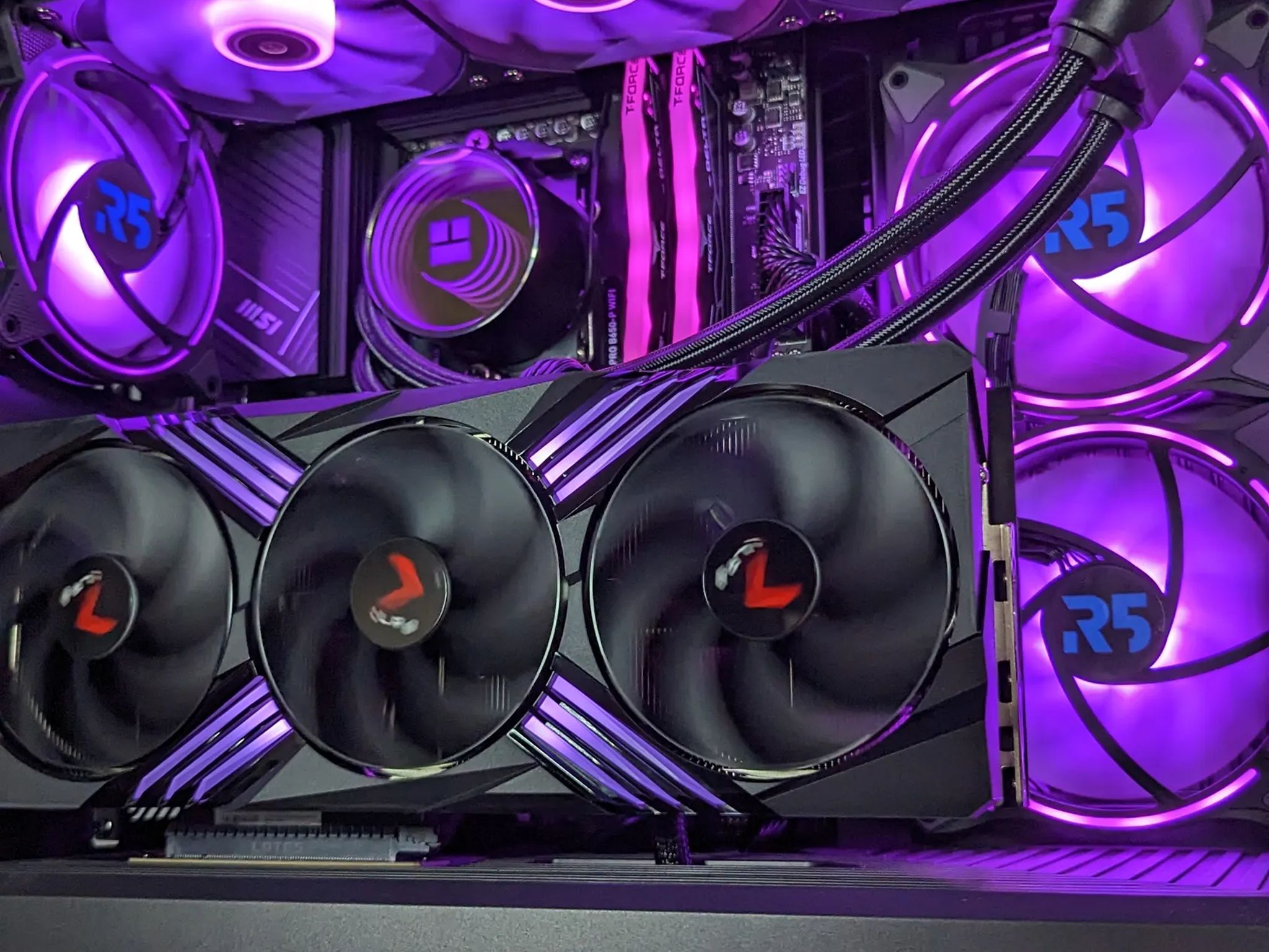 RTX 4080 // Ryzen 9 7950x // 32GB 6000Mhz DDR5 // 2TB Samsung 980 Pro // WiFi