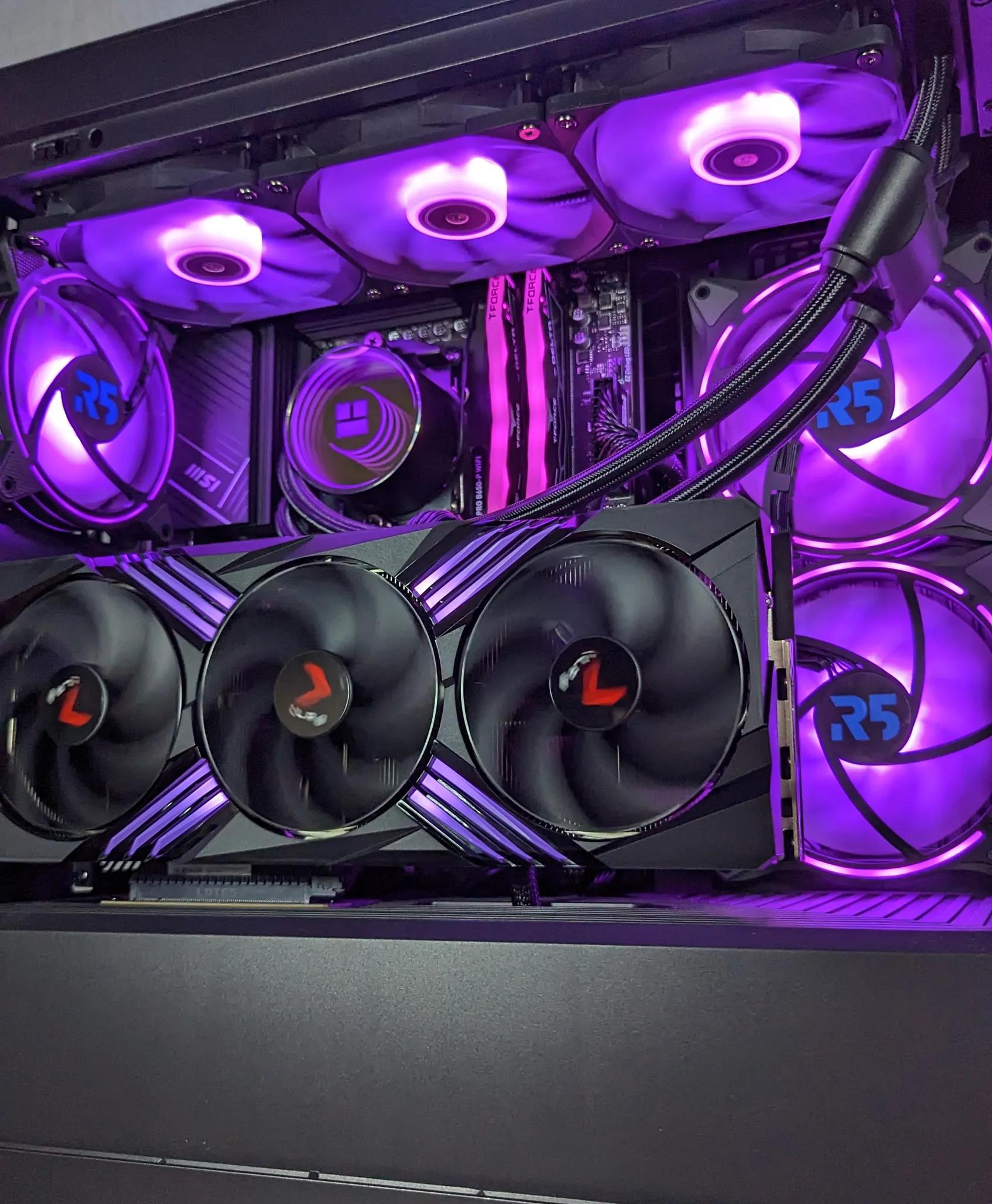 RTX 4080 // Ryzen 9 7950x // 32GB 6000Mhz DDR5 // 2TB Samsung 980 Pro // WiFi