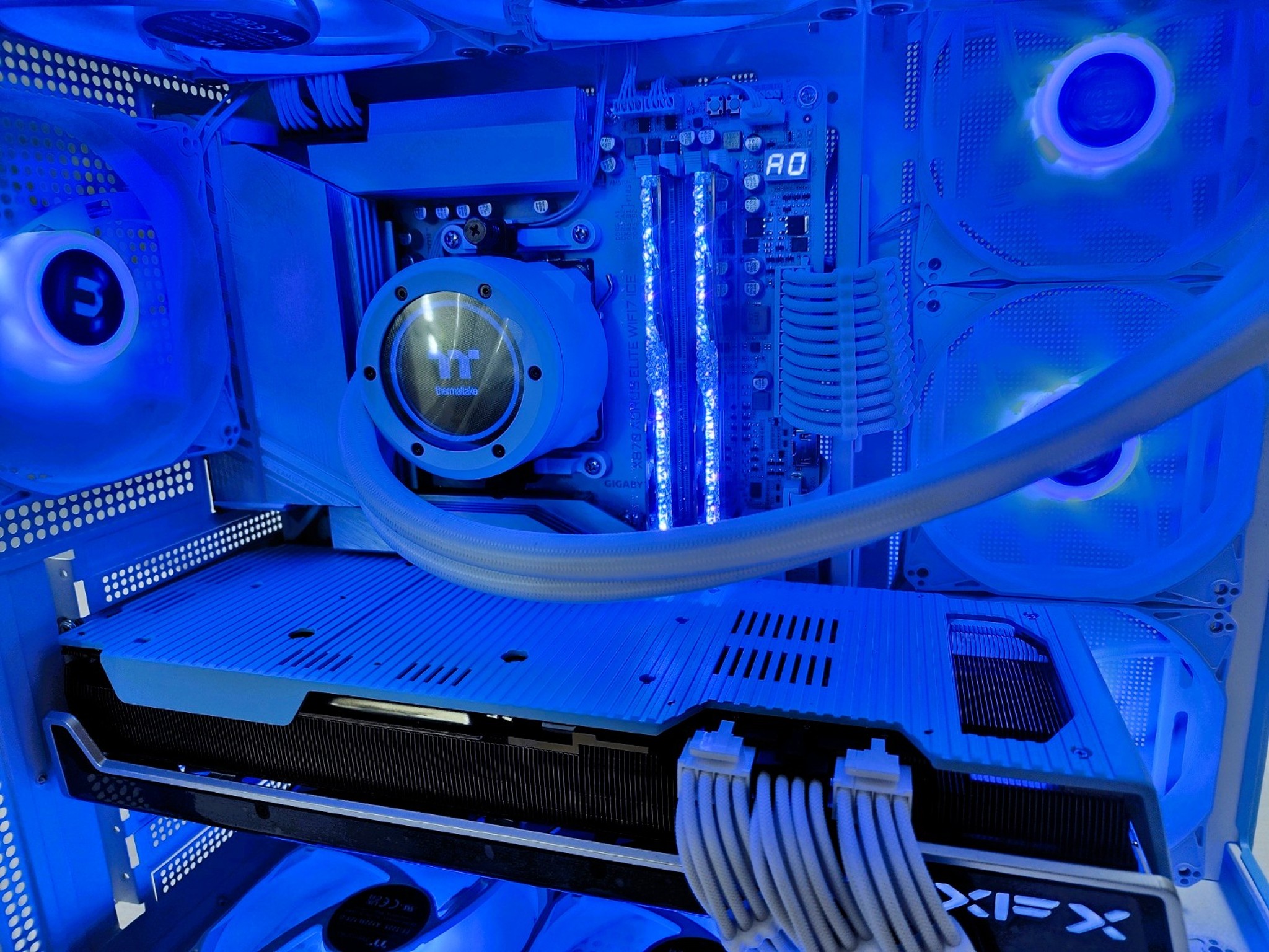Elegant Blue/White Custom 1440P/4K Gaming System - 7800X3D - 7900XTX