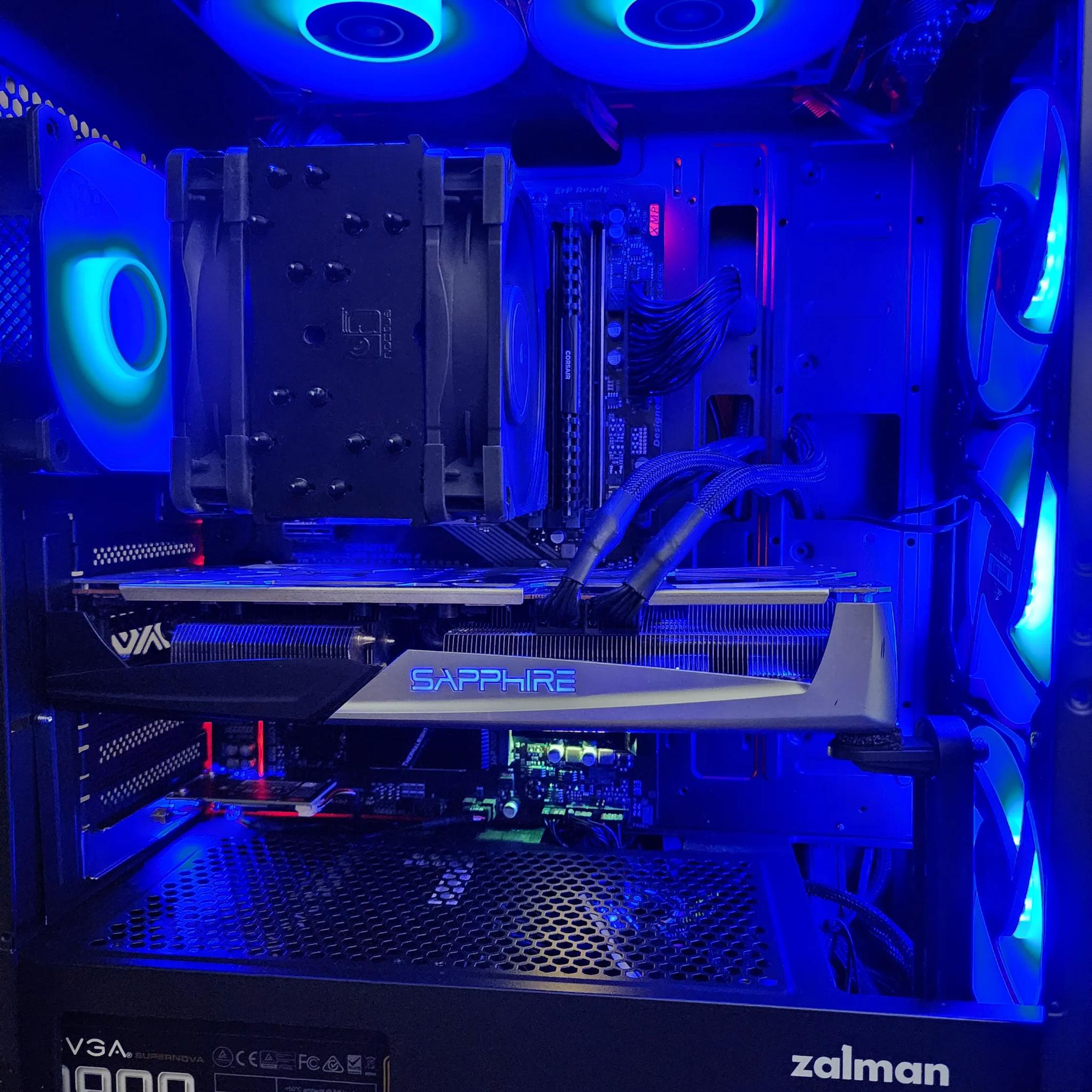 Sapphire RX 5700 XT I7 9700K 1000watt PSU 32GB DDR4 NOS Build