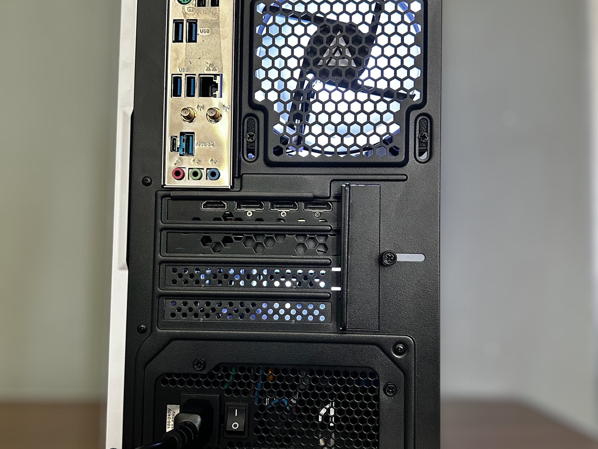 EVGA RTX 3060 Ti | Ryzen 5 5600 | 16GB Gloway 3200Mhz | 1TB NVME