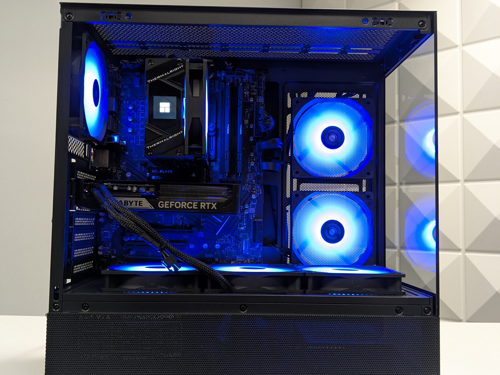 Black RGB Gaming PC - RTX 5060 Ti 8GB - Intel i5 13400F