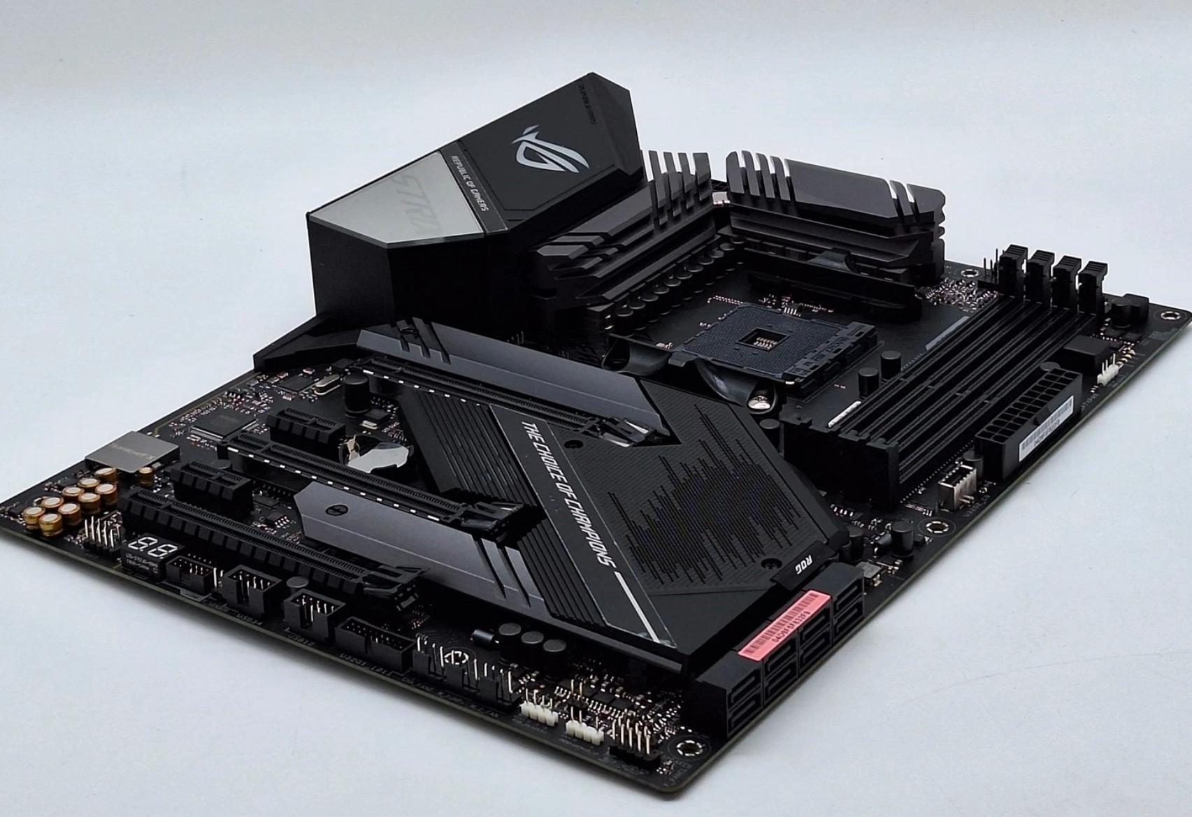 R9 3900x & X570 AORUS XTREAME &DDR4 16×2 R9 3900X + Strix X570E + 16GB + 500GB NMVE WIFI 6E AMD AM4 DDR4