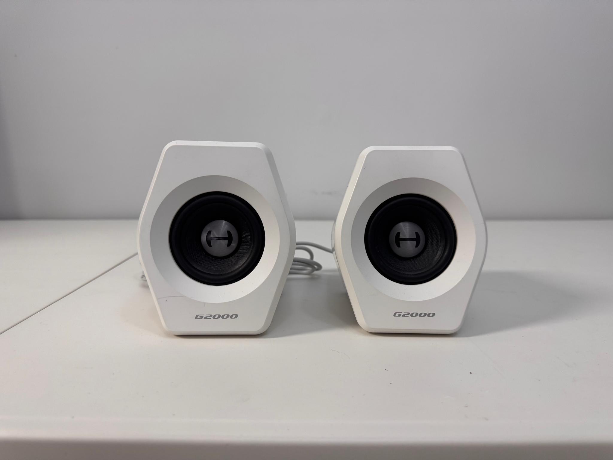 White Edifier G2000 Speakers