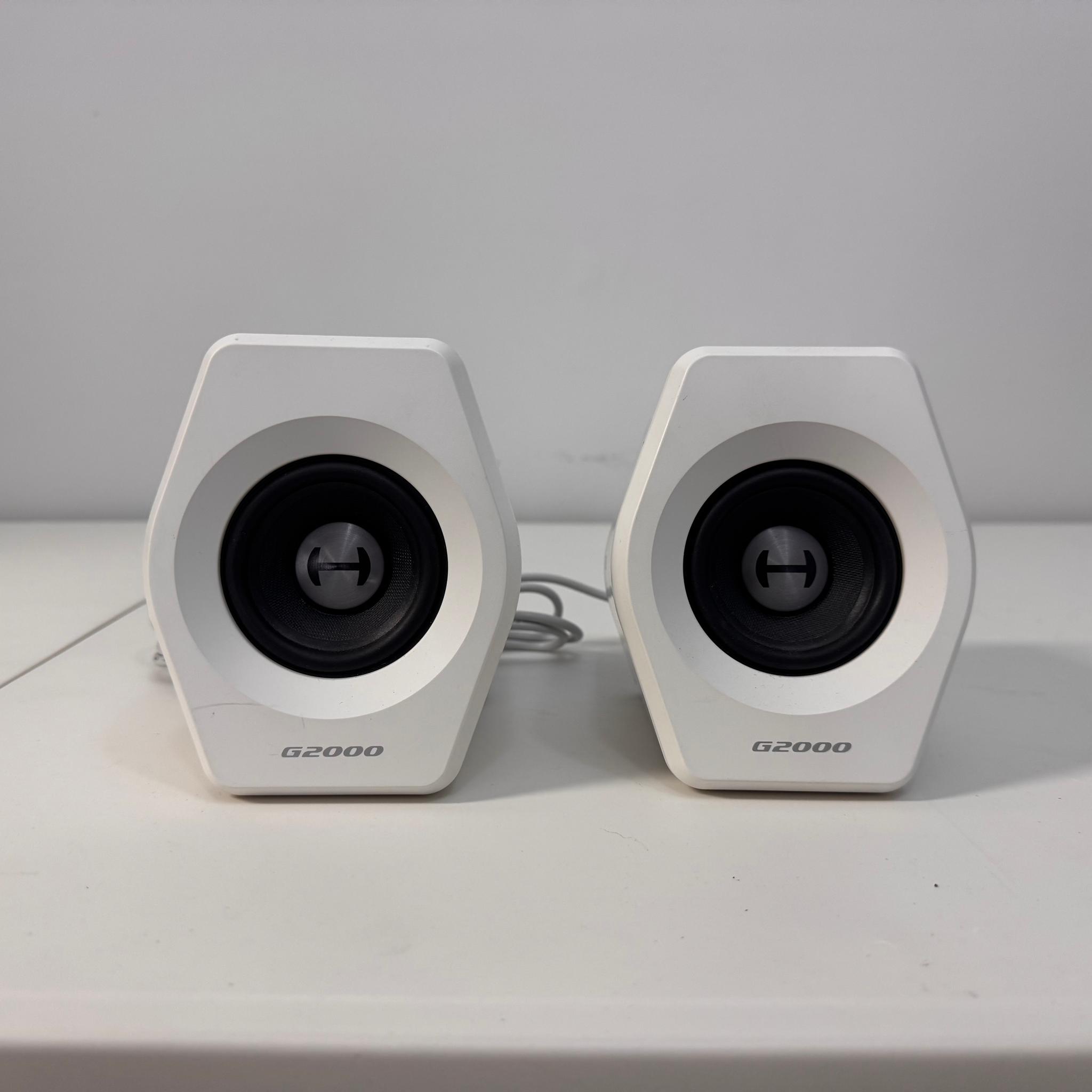 White Edifier G2000 Speakers