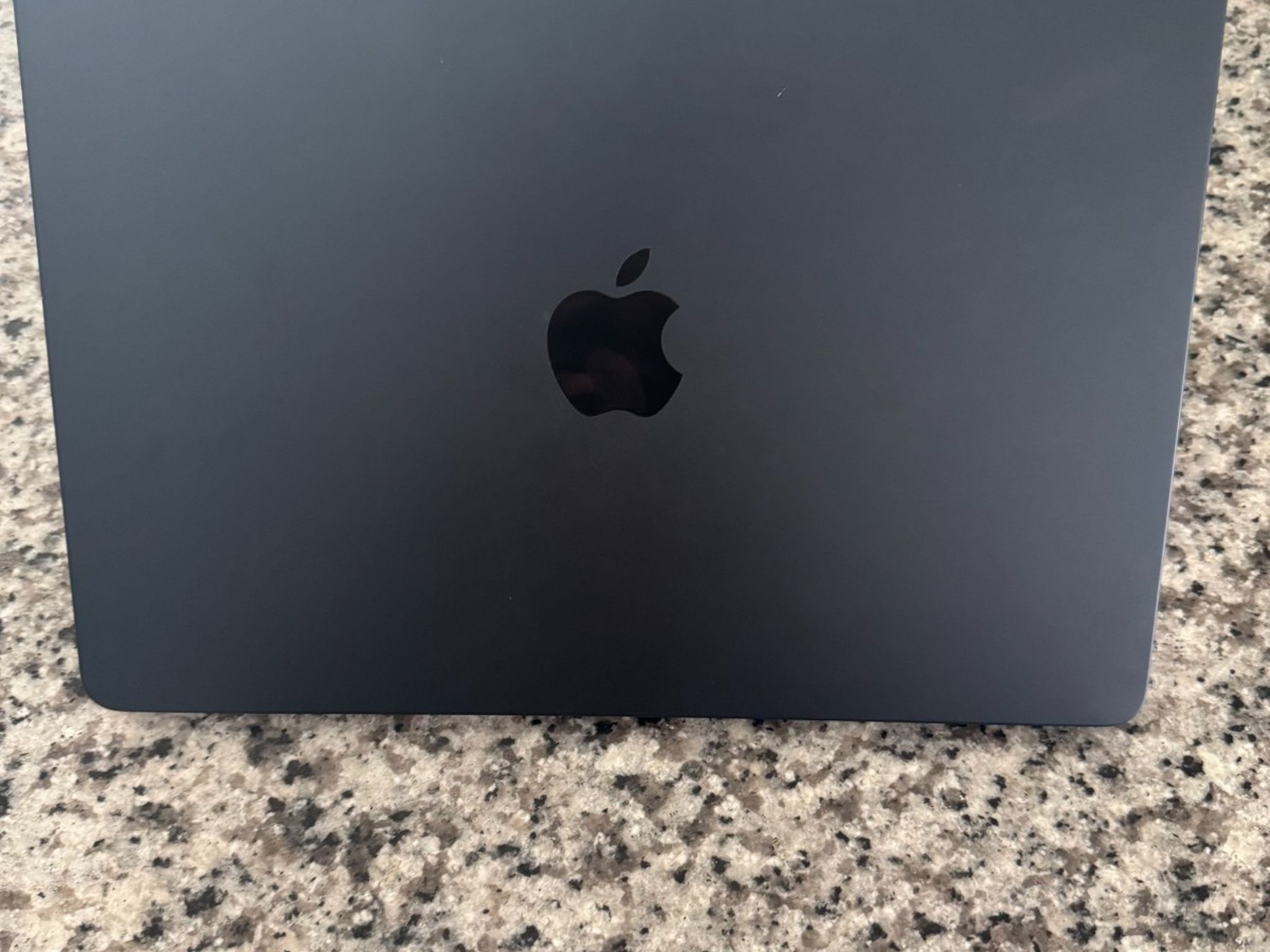 Apple MacBook Air M2 (2022) – Midnight – 256GB – I need this off my hands