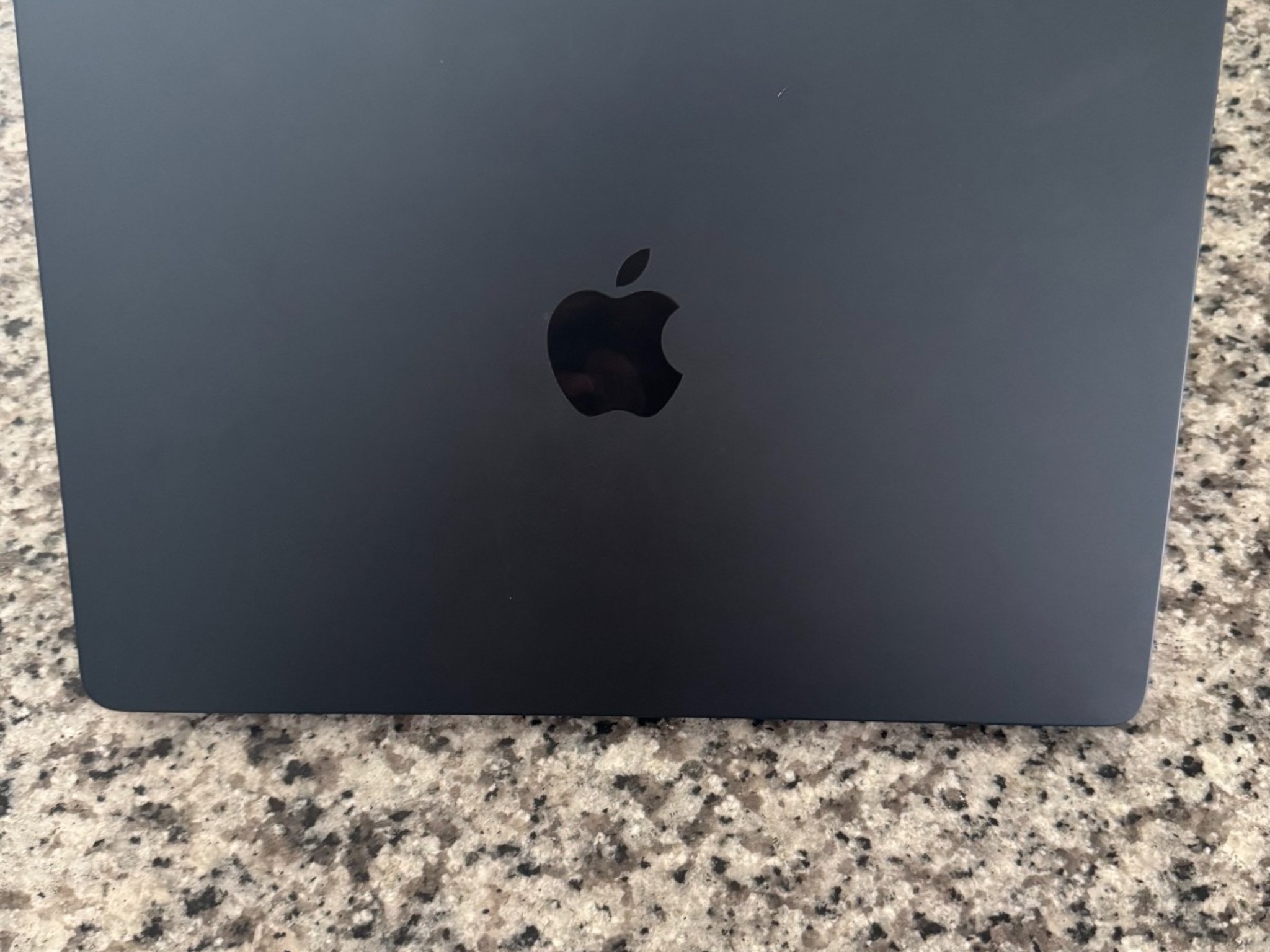 Apple MacBook Air M2 (2022) – Midnight – 256GB – I need this off my hands