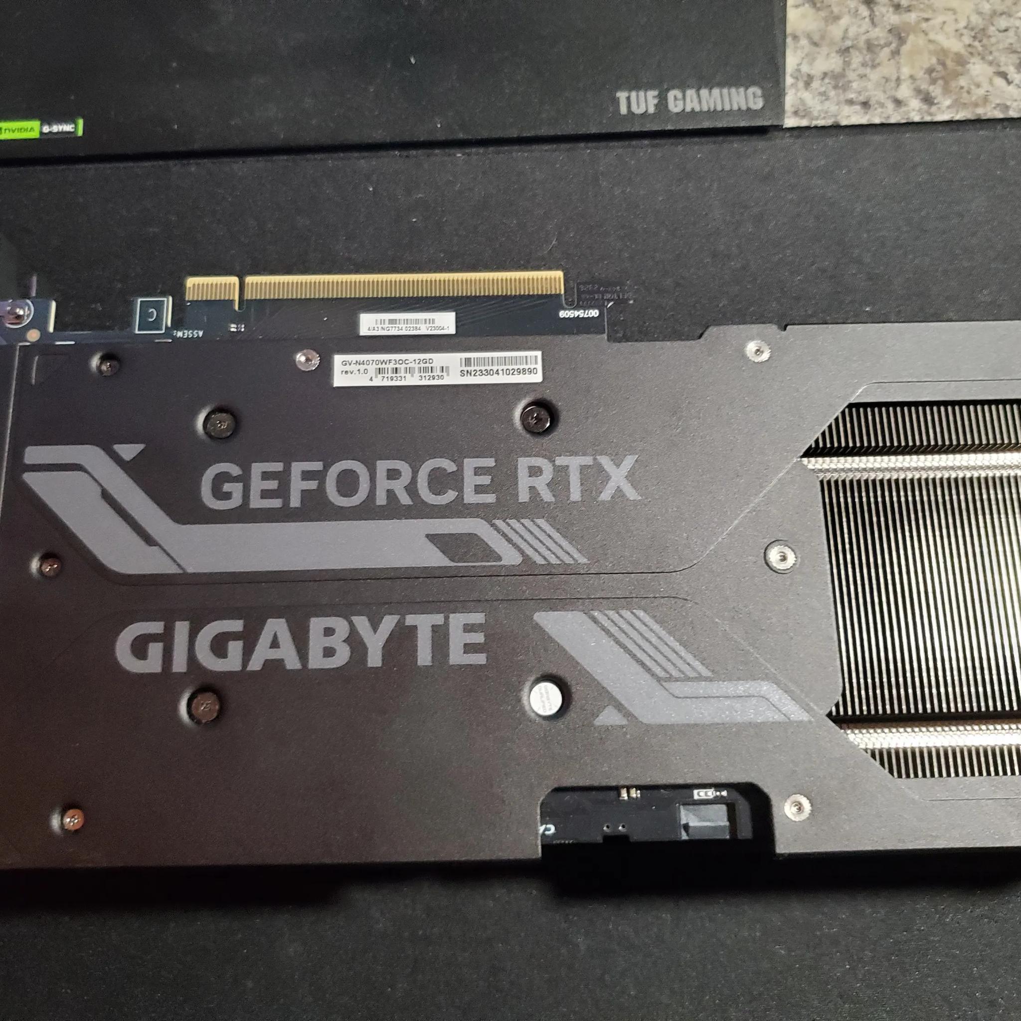 RTX 4070 12 GB Gigabyte Windforce