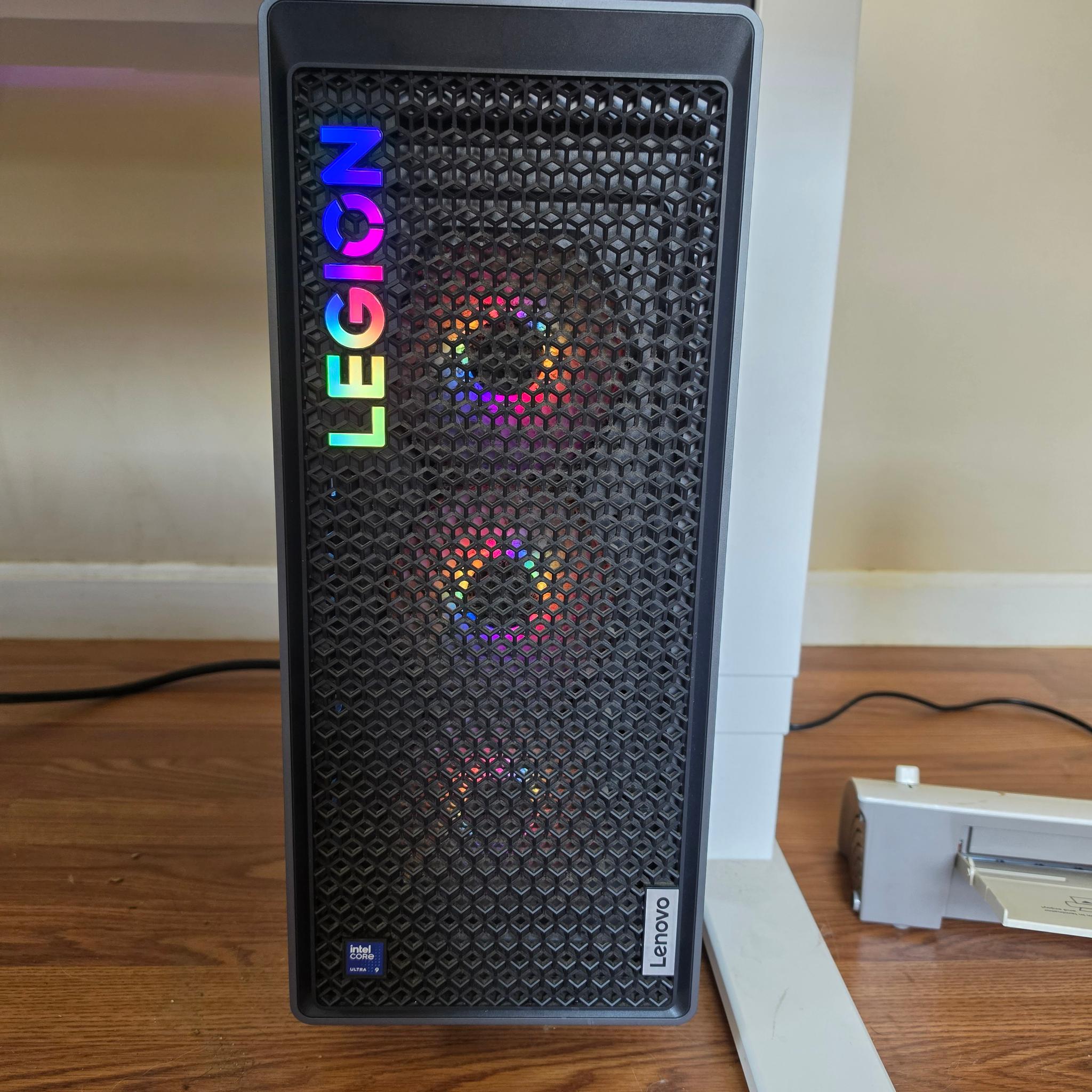 Lenovo Legion Tower 7i Gen 10 – RTX 5090 / 64GB RAM / Ultra 9 285K