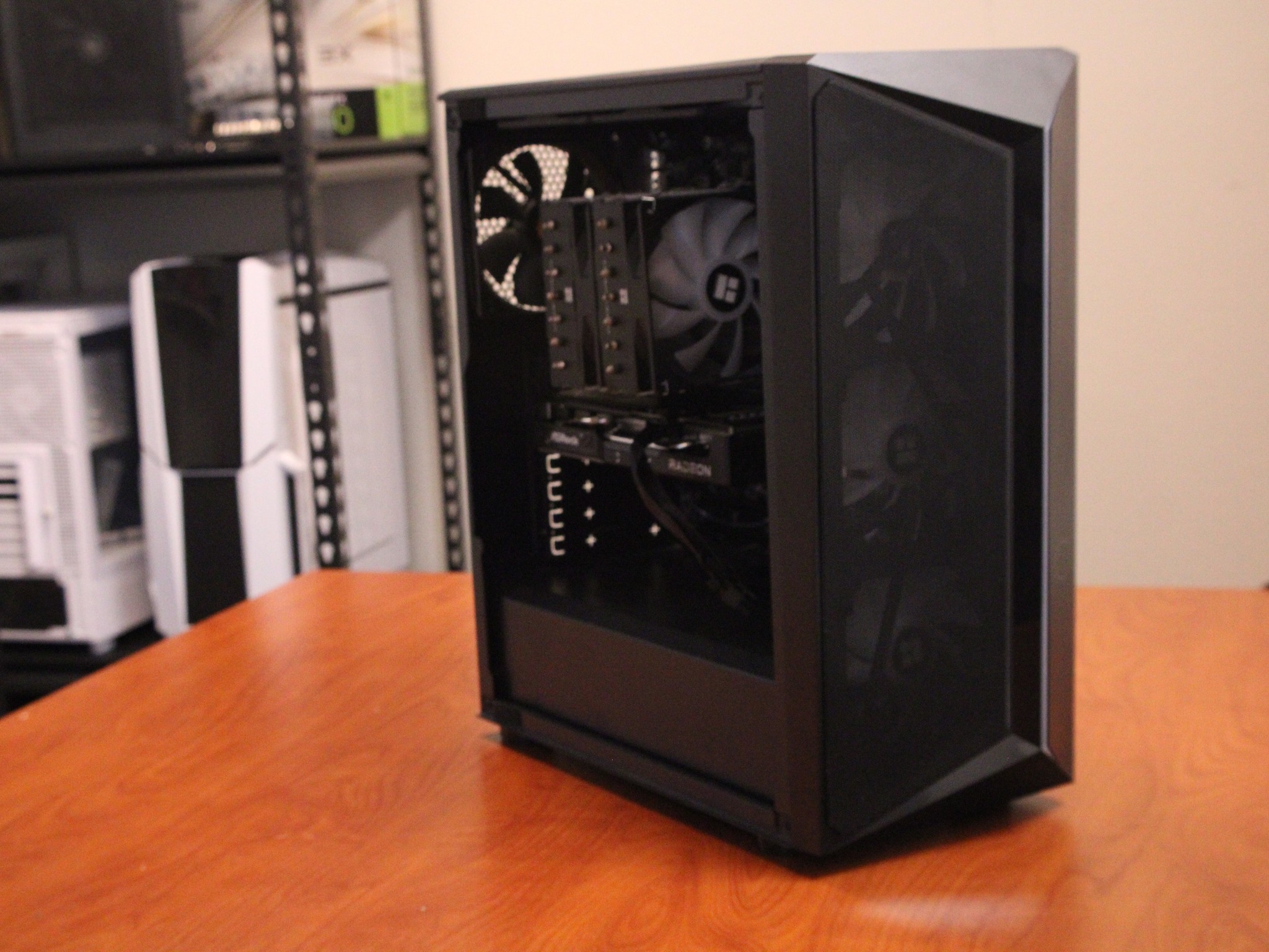 9060 XT OC 16GB / R5 7600X / 16GB DDR5 6000 CL34 / 1TB NVME SSD / RGB / Win11 PRO