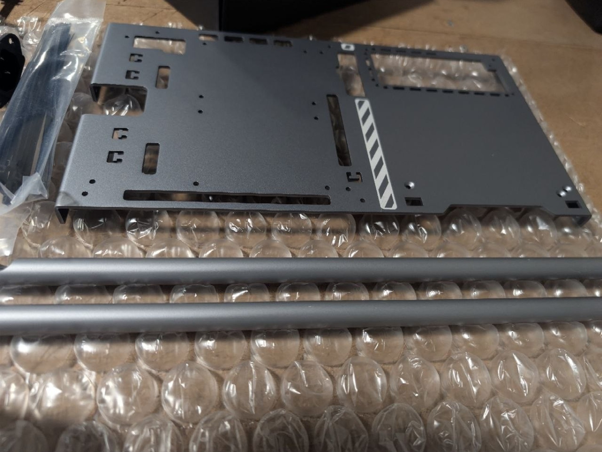 XWORKS 70 xFrame Small Form Factor Open Air Case