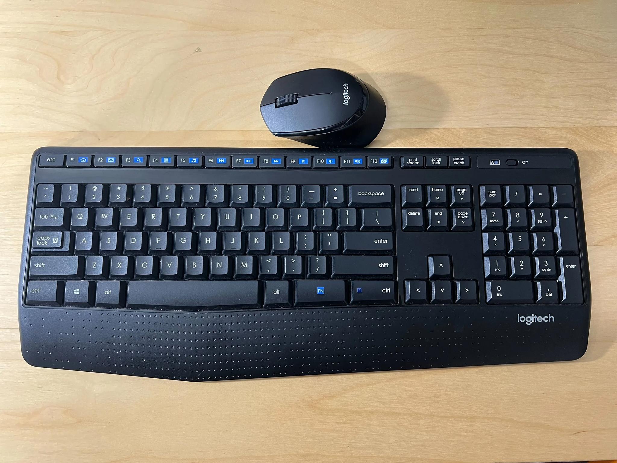 Logitech MK345 Wireless Combo Full-Sized Keyboard with Palm Rest and Comfortable Right-Handed Mouse