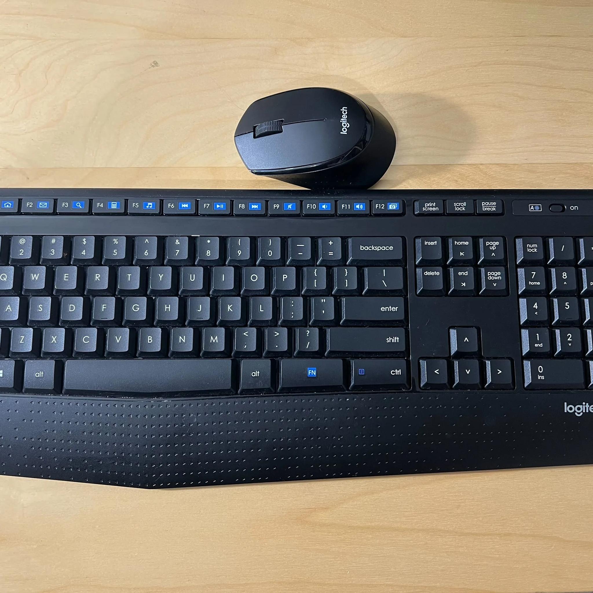 Logitech MK345 Wireless Combo Full-Sized Keyboard with Palm Rest and Comfortable Right-Handed Mouse