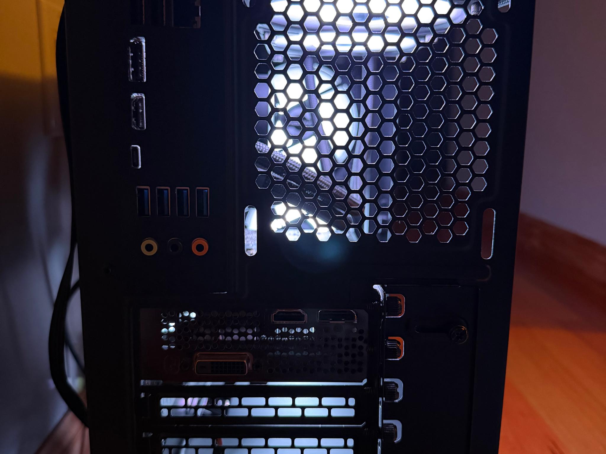 1080p Gaming PC Computer (RTX 2060 Super, Intel i7 9700, 16 GB DDR4)