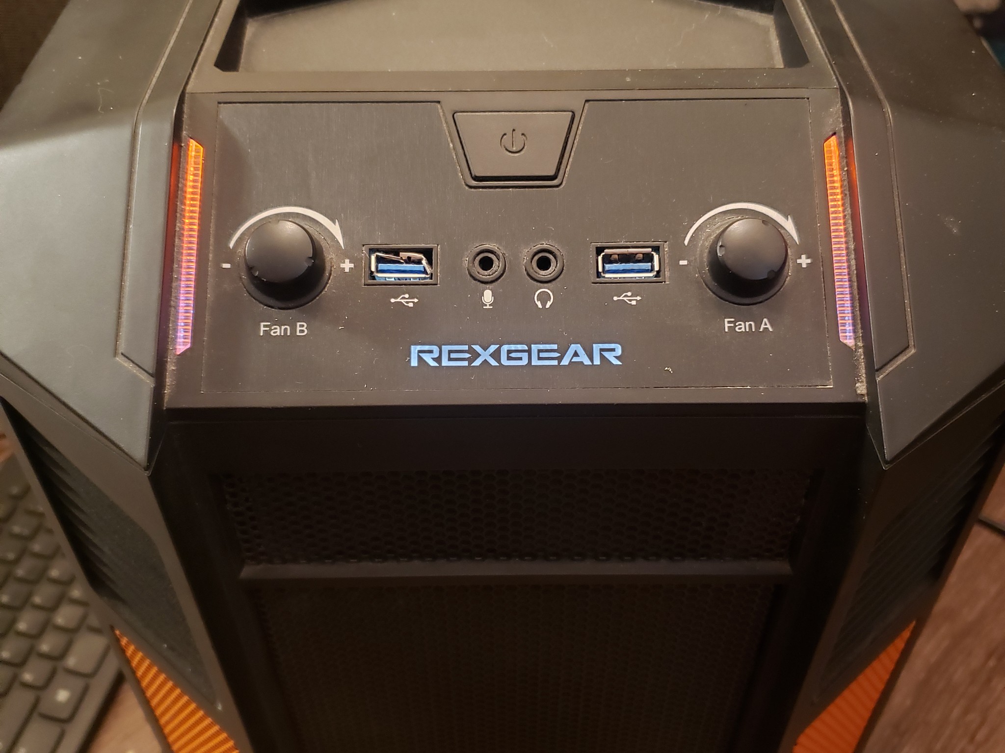 USED Custom PC, i5 8400 3.80GHz, GTX 1060 6gb, 256Gb SSD + 2TB HDD