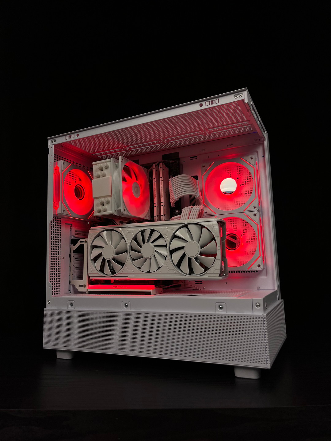 RX 5700XT, Intel i5 9400F, 16GB DDR4, 1TB SSD | Jawa