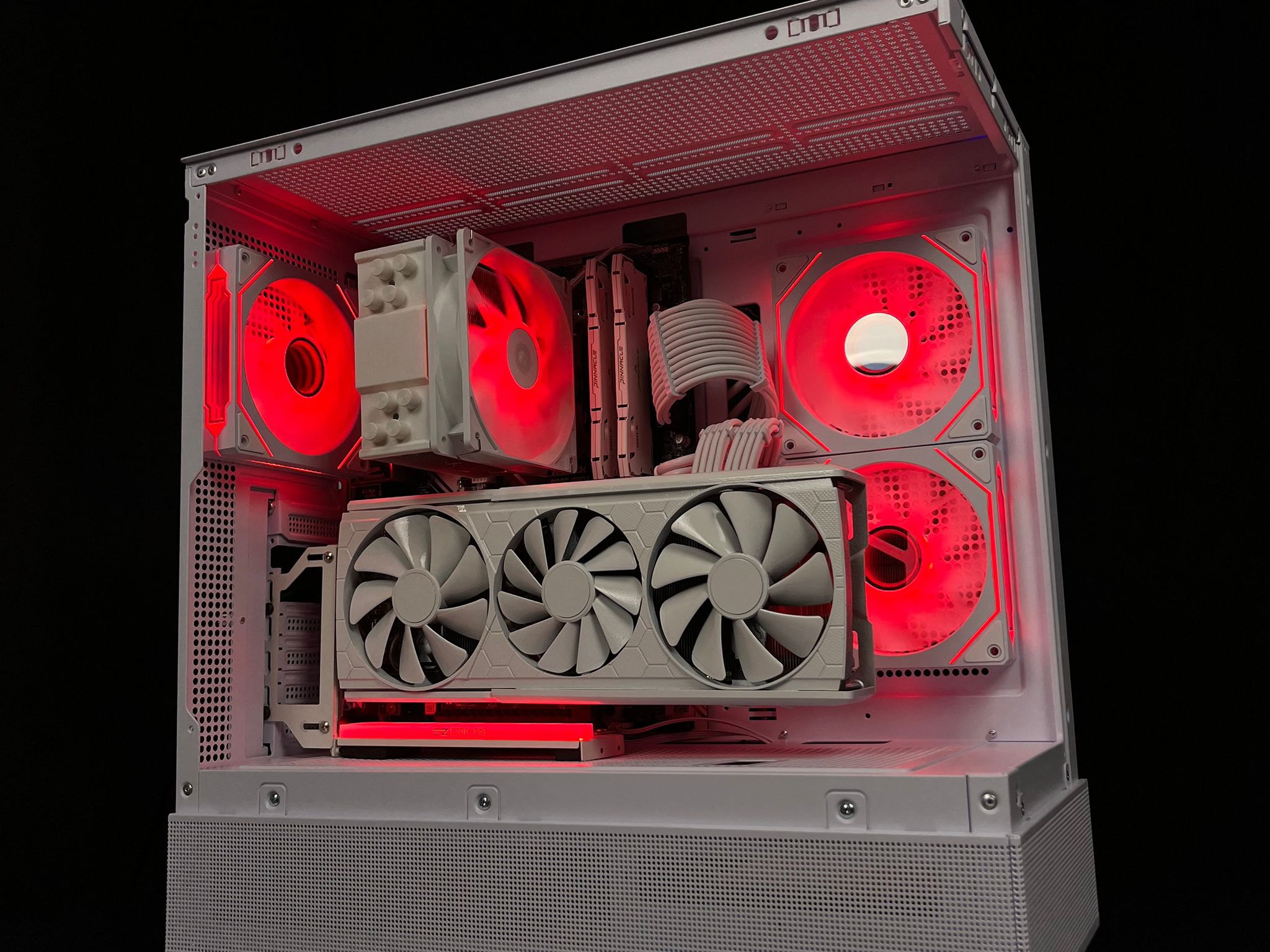RX 5700XT, Intel i5 9400F, 16GB DDR4, 1TB SSD