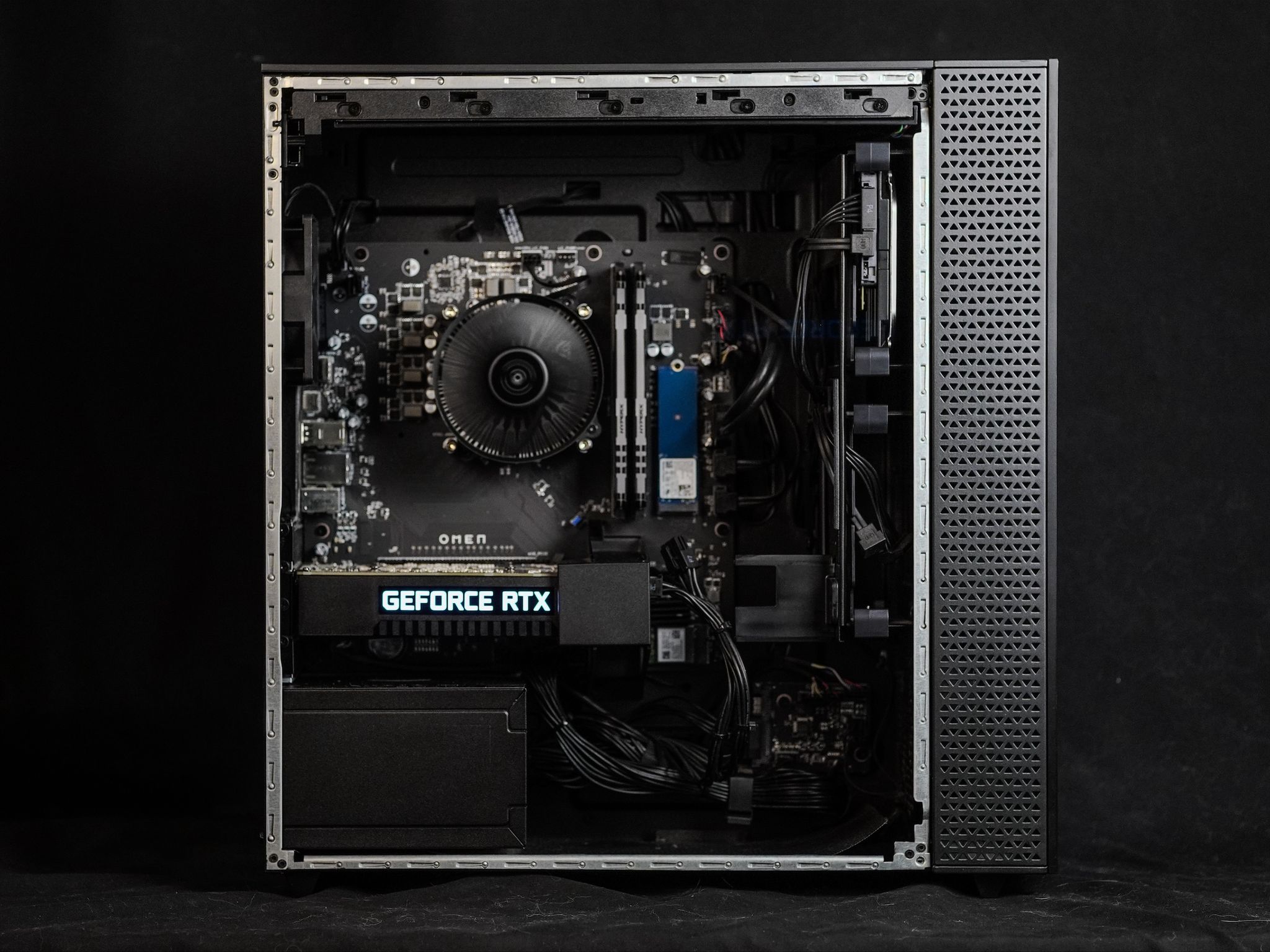 OMEN Gaming PC - RTX 3060 12GB / Ryzen 5 5600G/ 16GB DDR4