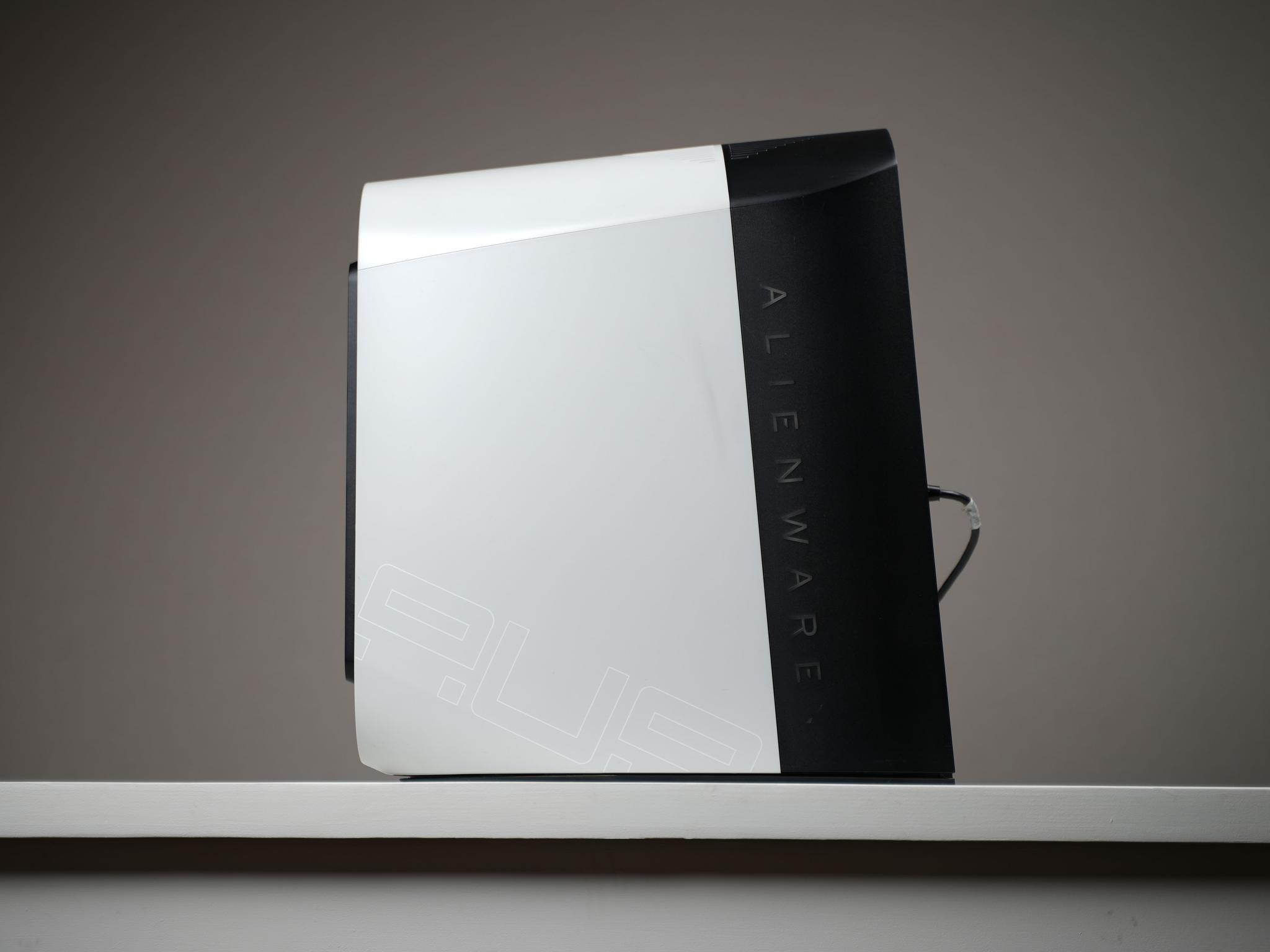 “AURAFORM 4” RX 5700 Ryzen 7 3700X 16GB 2TB Windows 11 PRO Gaming PC Powerhouse