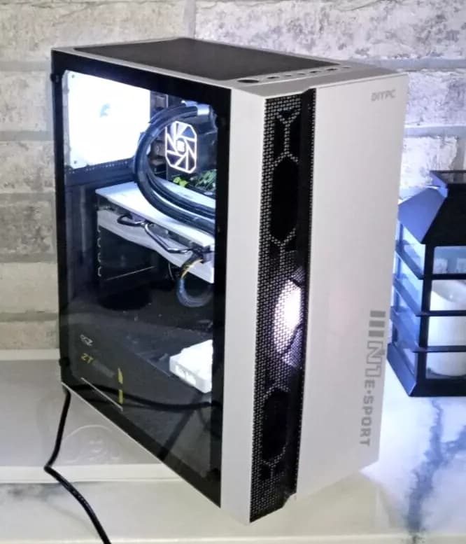 BUDGET GAMING PC INTEL/XEON 2680 16GB DDR4 1TB HD RX 580 8G WIN10 PRO