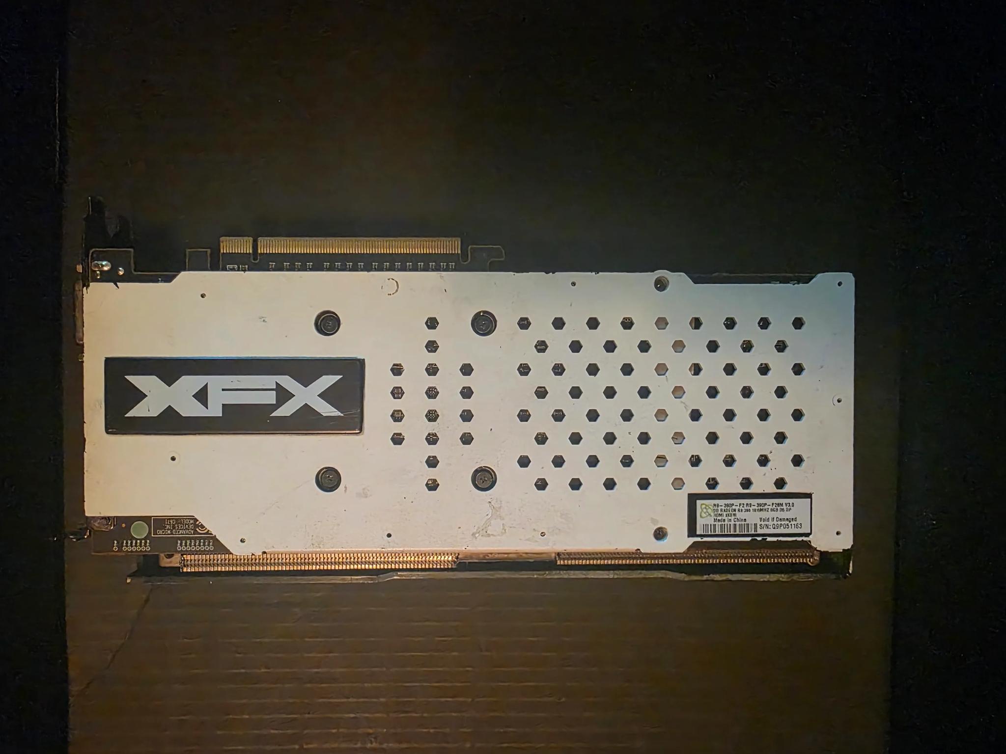 Radeon R9 390 8GB