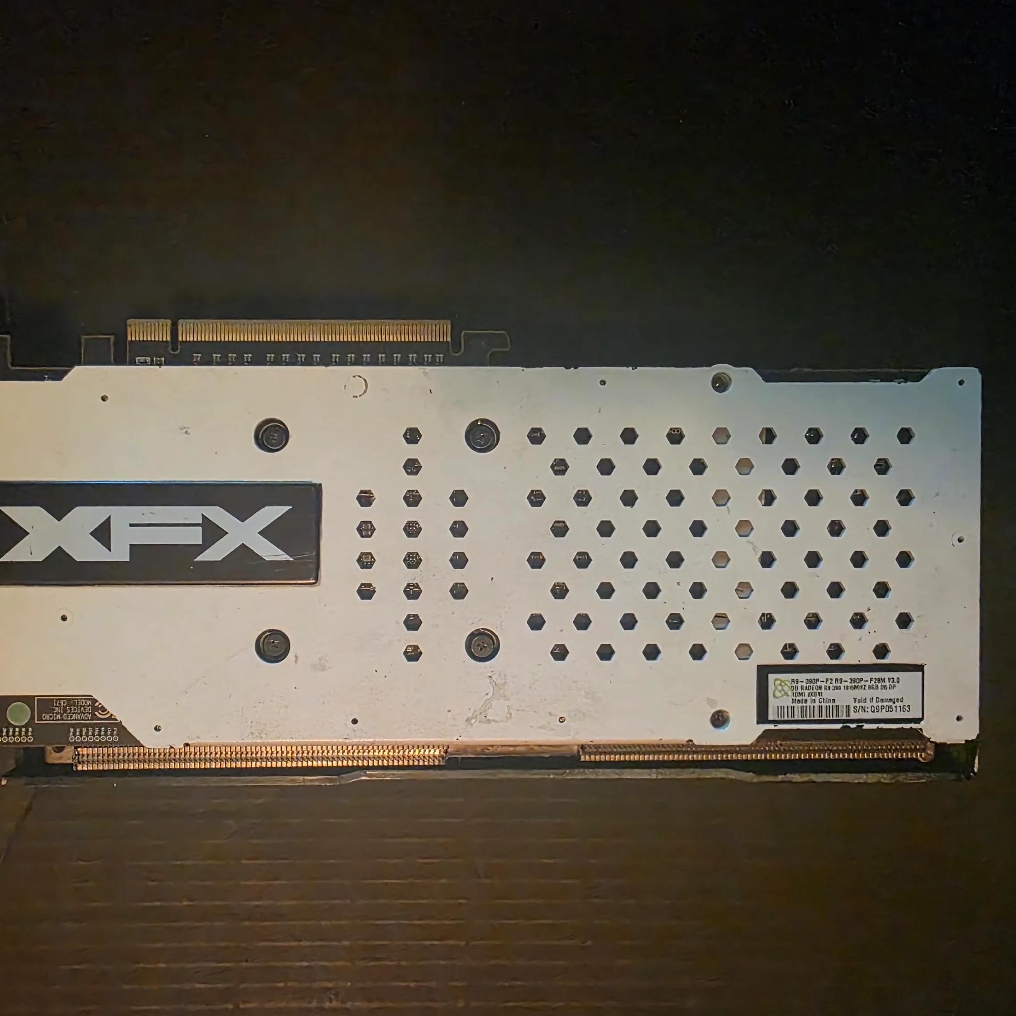 Radeon R9 390 8GB