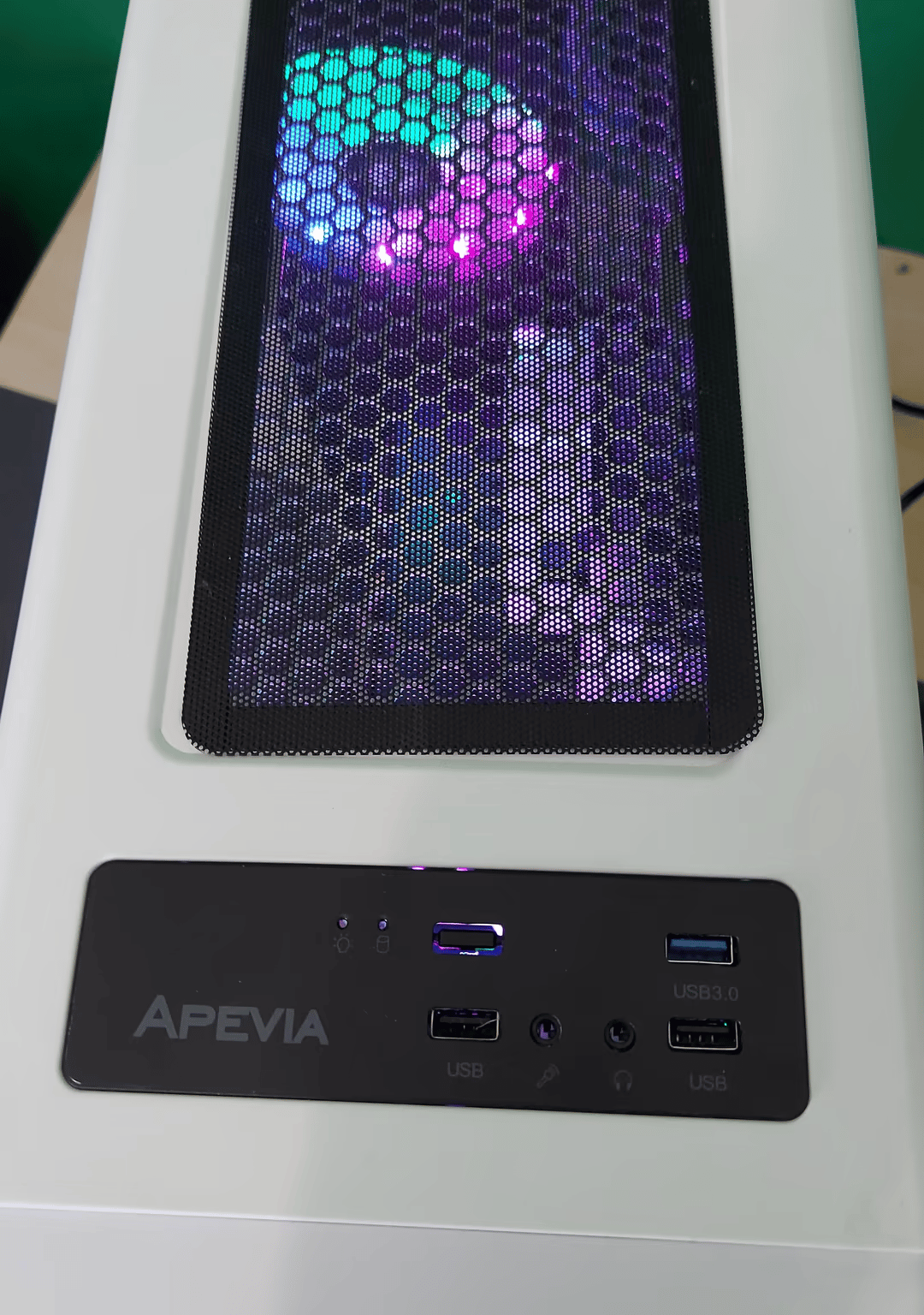 "Aura" Gaming PC - Ryzen 2600x, RX 580 8GB, 16GB RAM