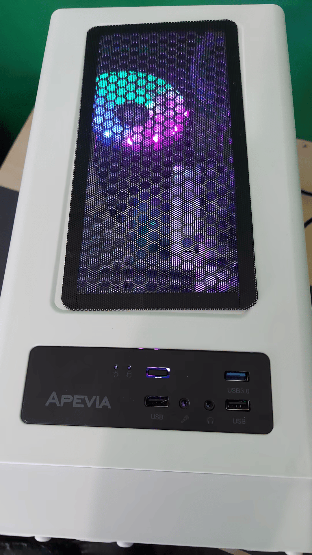"Aura" Gaming PC - Ryzen 2600x, RX 580 8GB, 16GB RAM