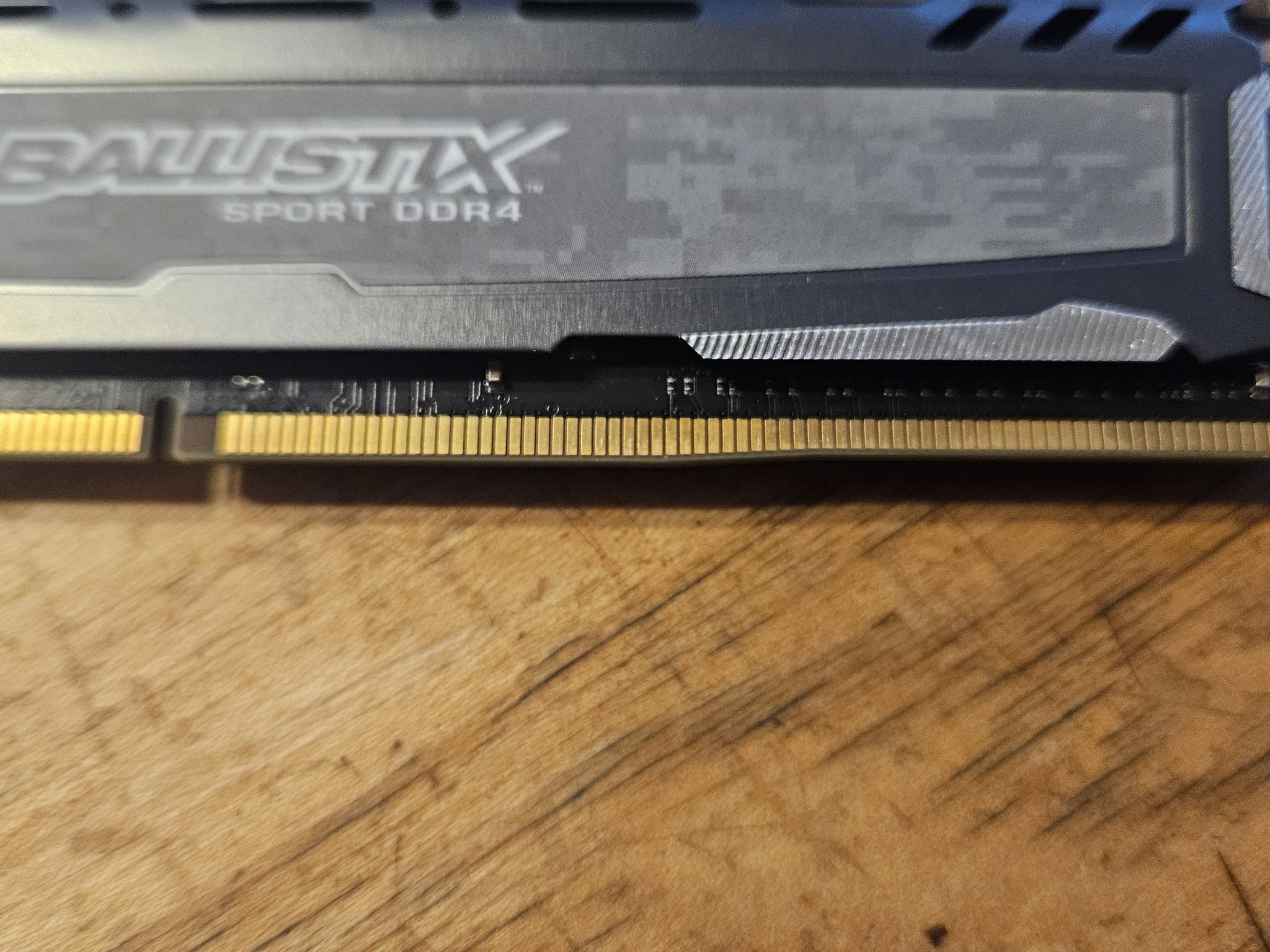 Crucial ballistix 32gb 2400mhz ddr4