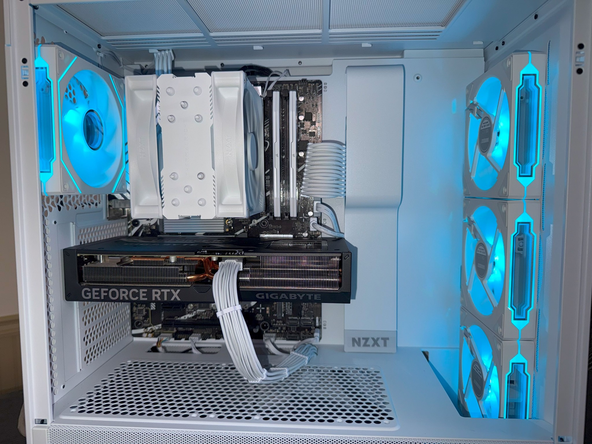 RTX 4070 Ti 12gb Vram | Intel i5 13600K | 32gb DDR5 | 1tb NVME |⚡