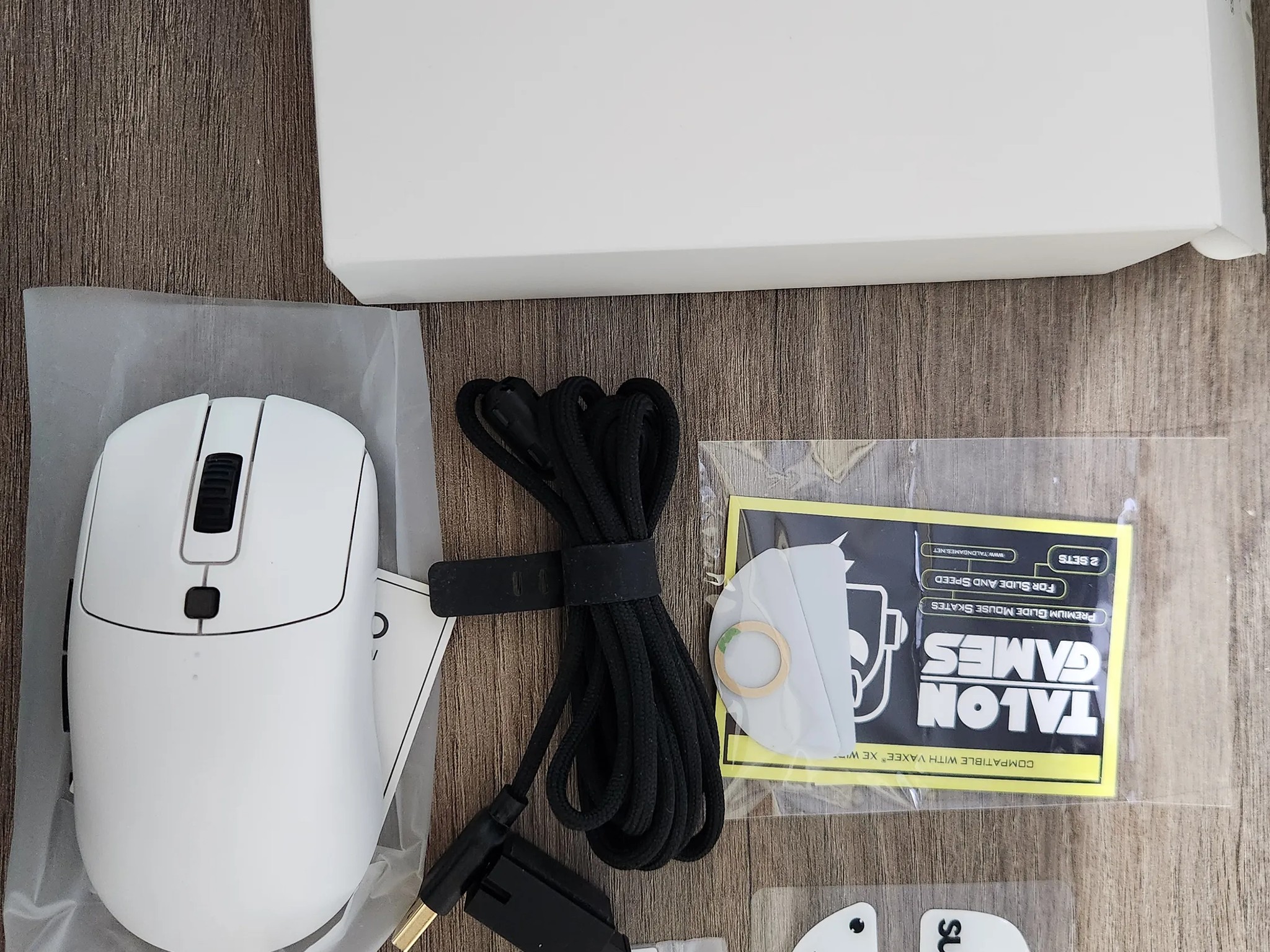 White VAXEE XE Wireless