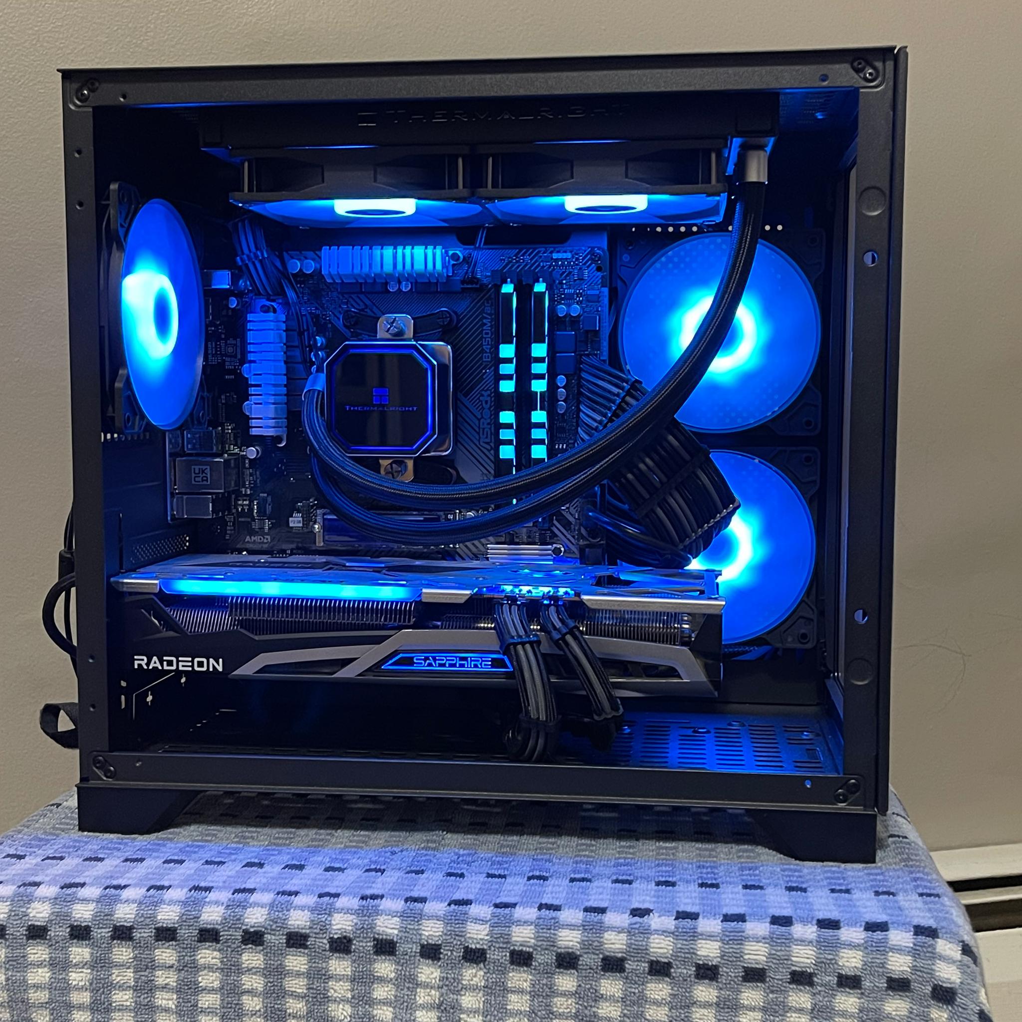Dark Knight| Ryzen 5 5600X/RX 6700XT