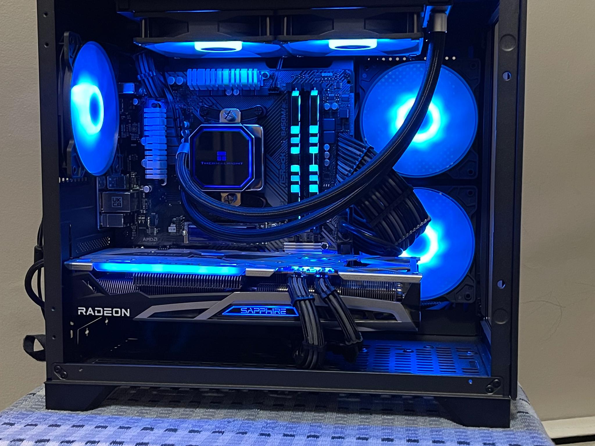 Dark Knight| Ryzen 5 5600X/RX 6700XT