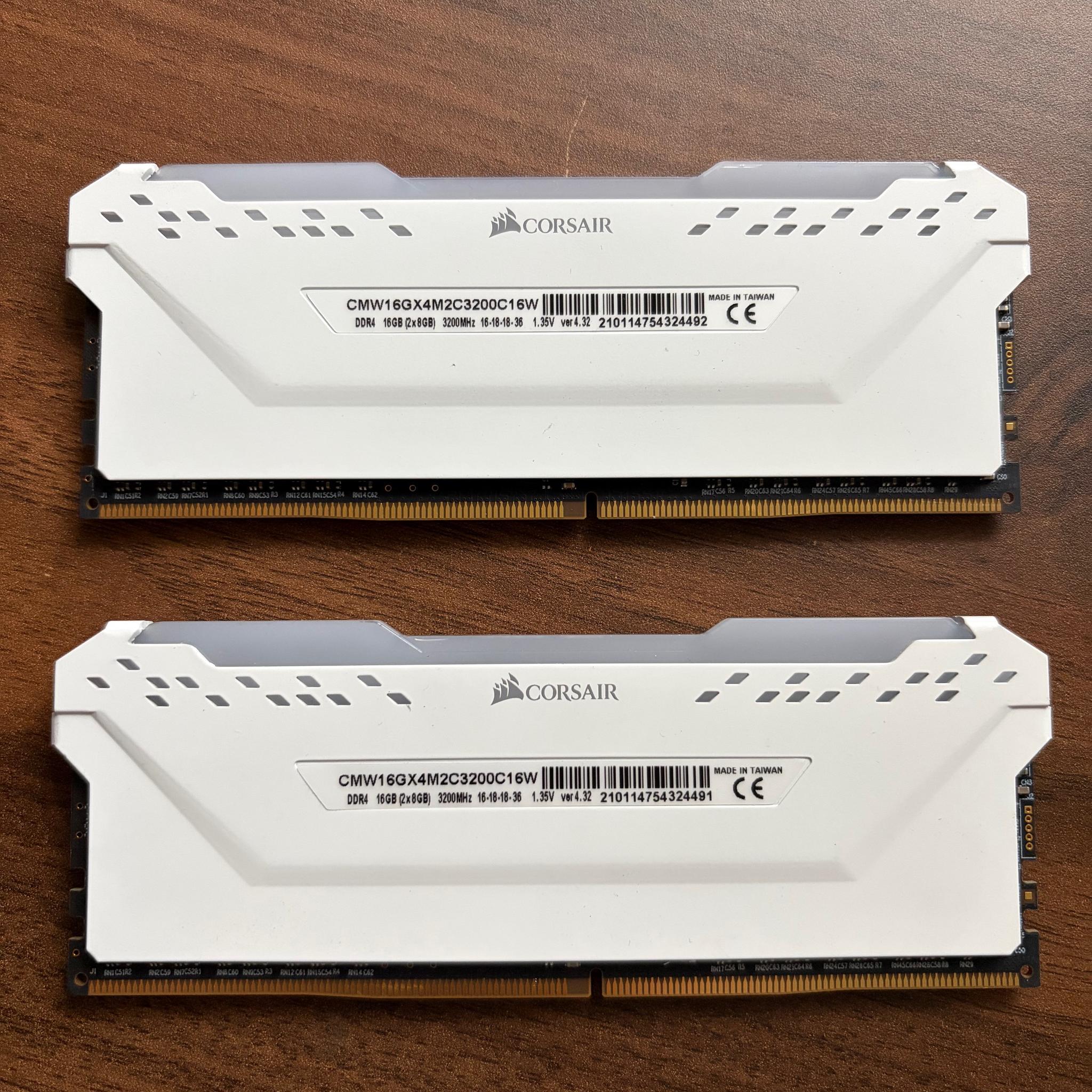 16GB (2 x 8GB) Corsair Vengeance RGB PRO DDR4