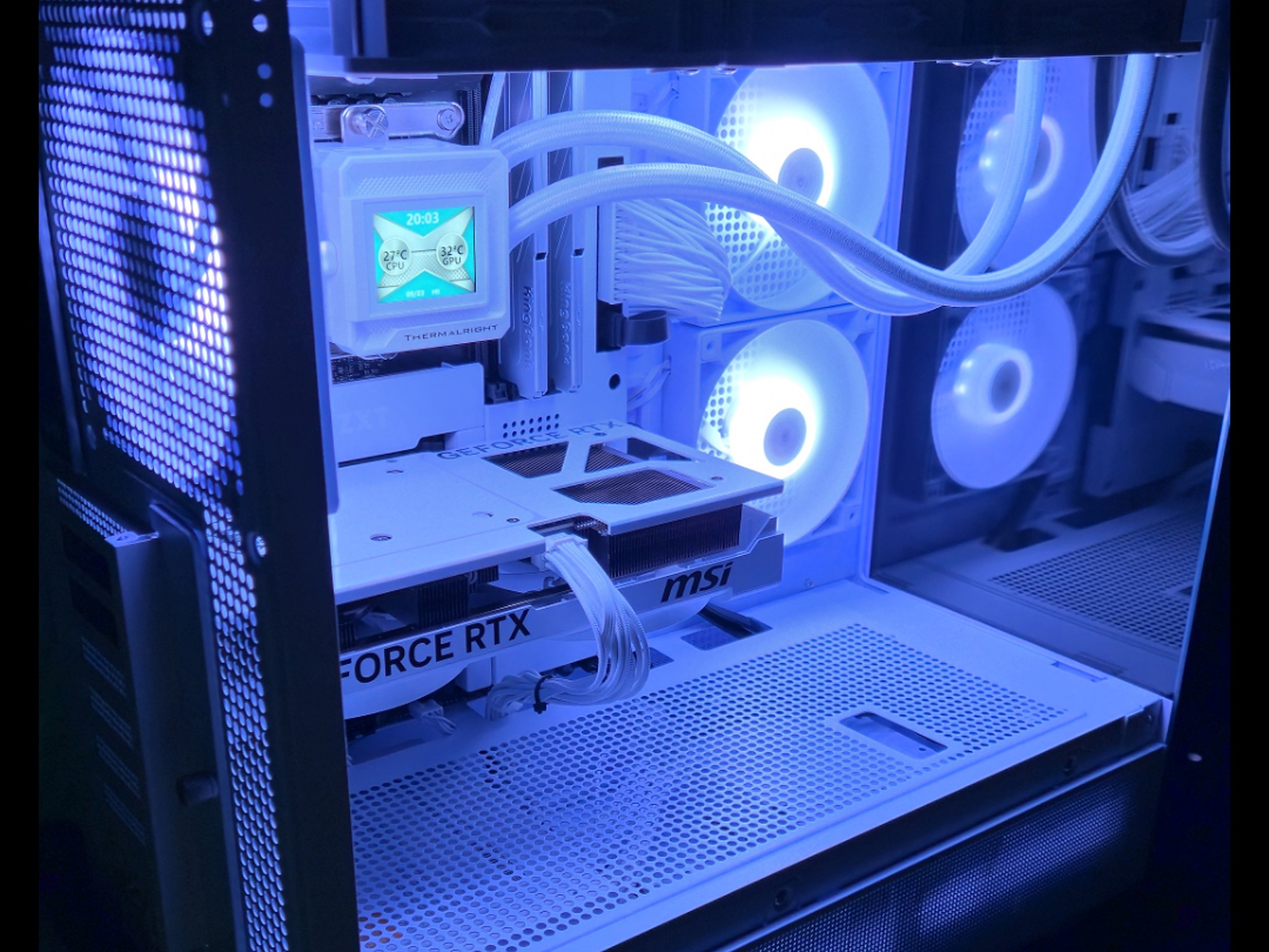 Whiteout Gaming PC - i5 14600K - RTX 5070 - 32GB DDR5 6000 - LCD Cooler - BeZ Tech Custom