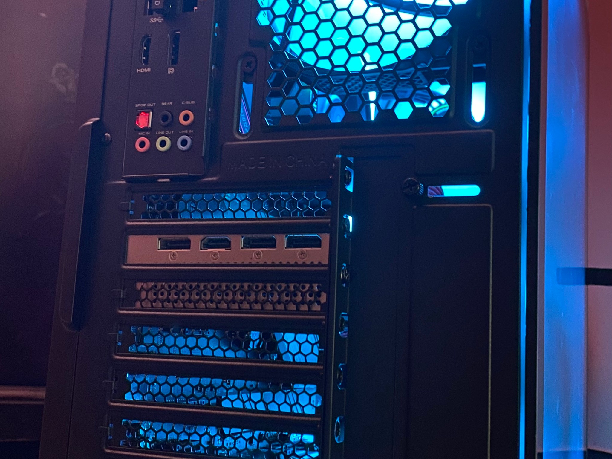 (Gaming PC)Ryzen 5| RX 5700XT|  32GB (2x16GB)DDR4 RAM| RoGStrix B450-F| 1TB NVMe SSD| Windows 11 Pro