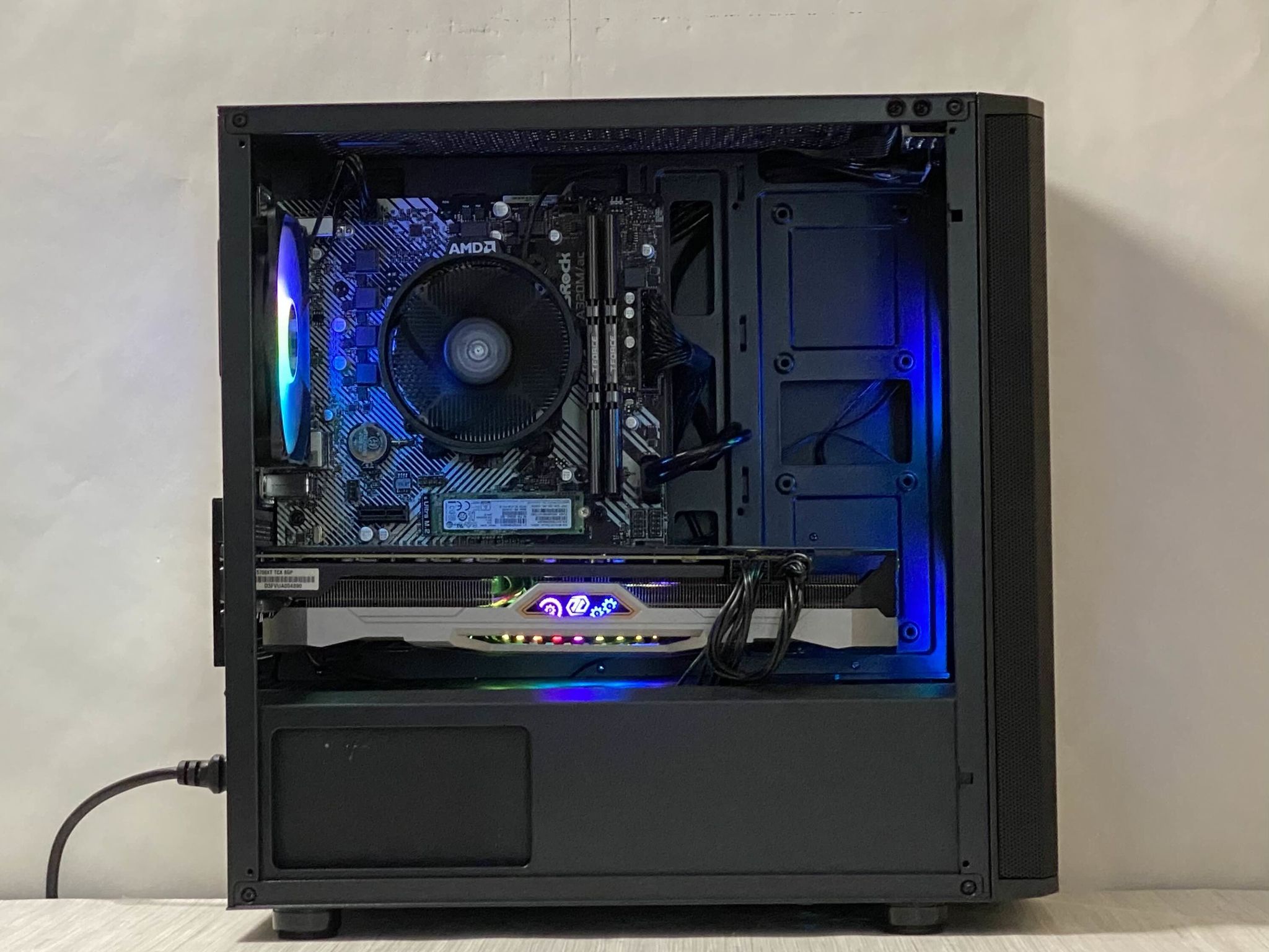 RX 5700 XT, Ryzen 5 3600, 16GB DDR4, 512GB NVMe SSD, WiFi - Gaming PC