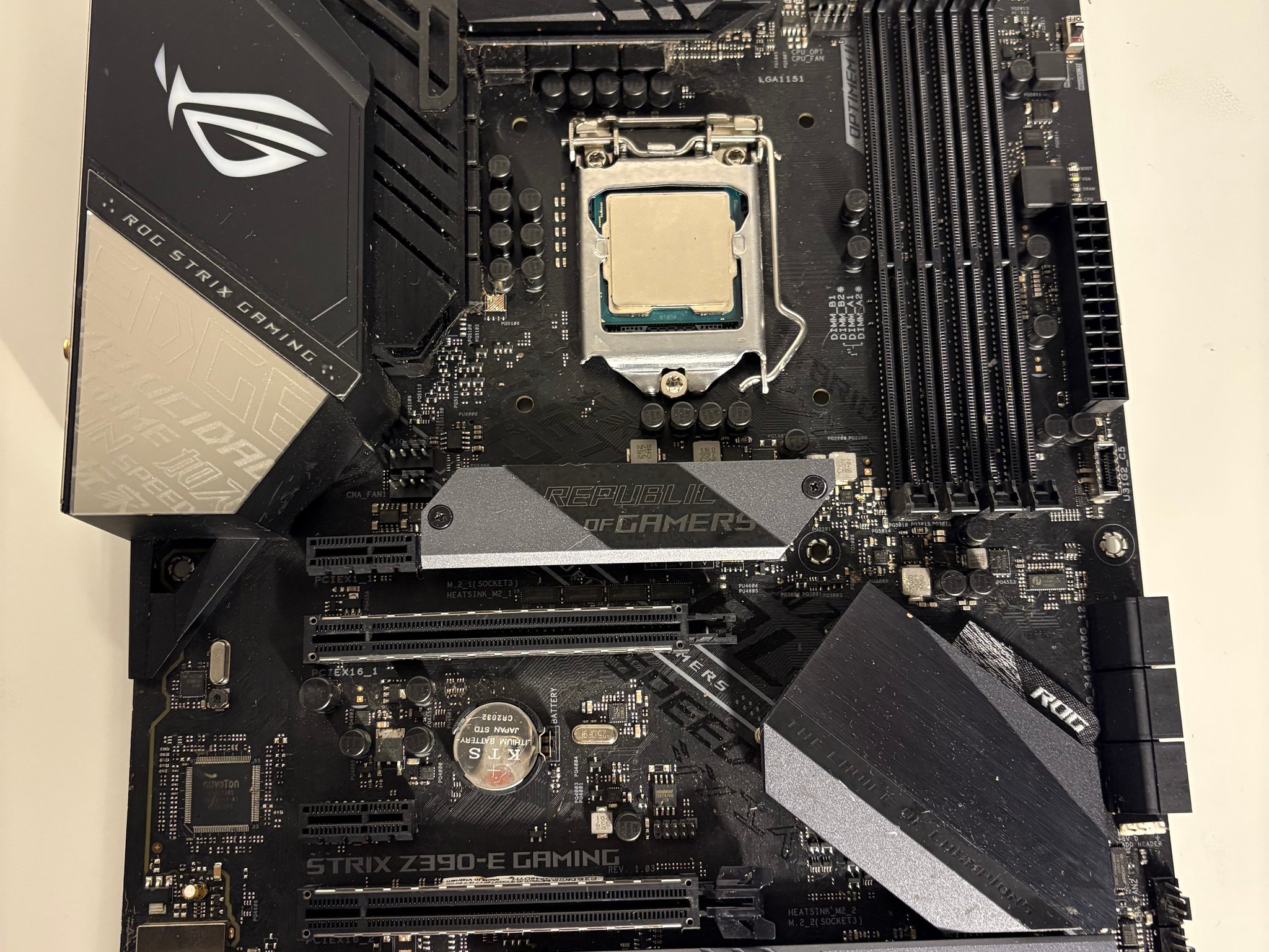 ASUS ROG Strix Motherboard Combo - i7 9700K w/ ROG STRIX Z390 Motherboard