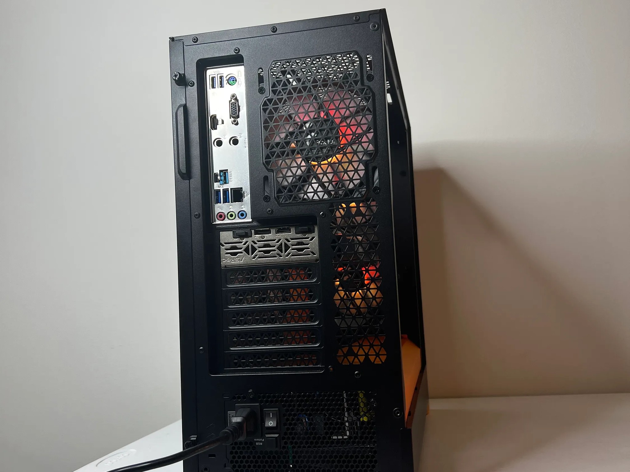 🔶🦊🖤Naruto | Ryzen 5 5600G | RX 6650xt 8GB | 16GB RAM 🖤🦊🔶