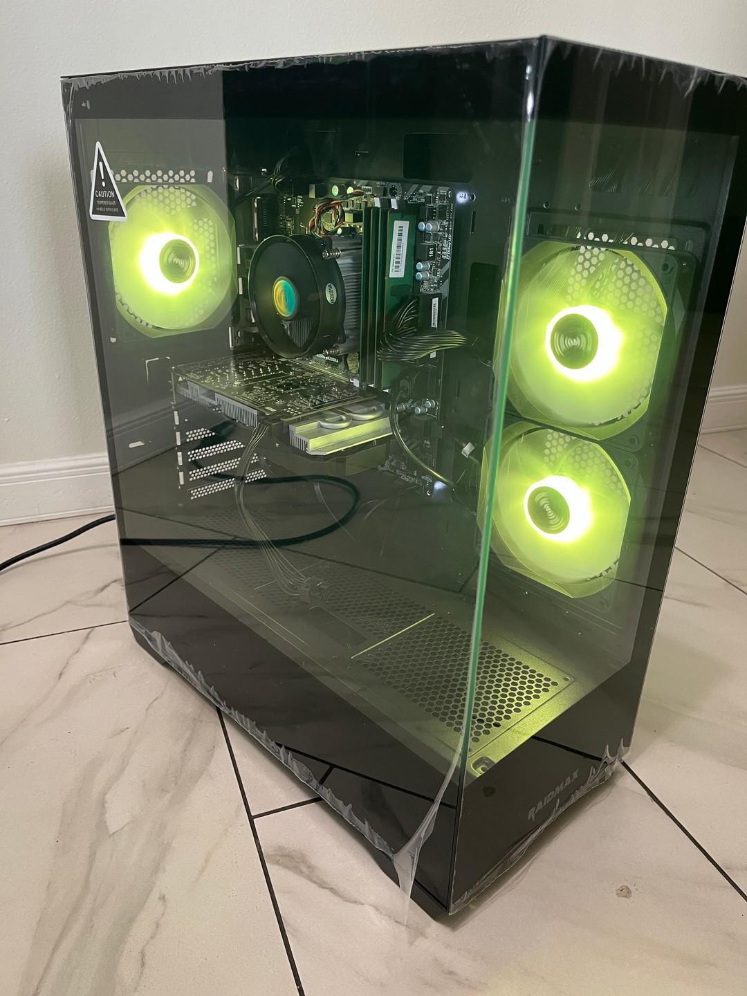 NVIDIA RTX 2060 Super, Intel Core i5-7400, 16GB RAM, 878GB Storage
