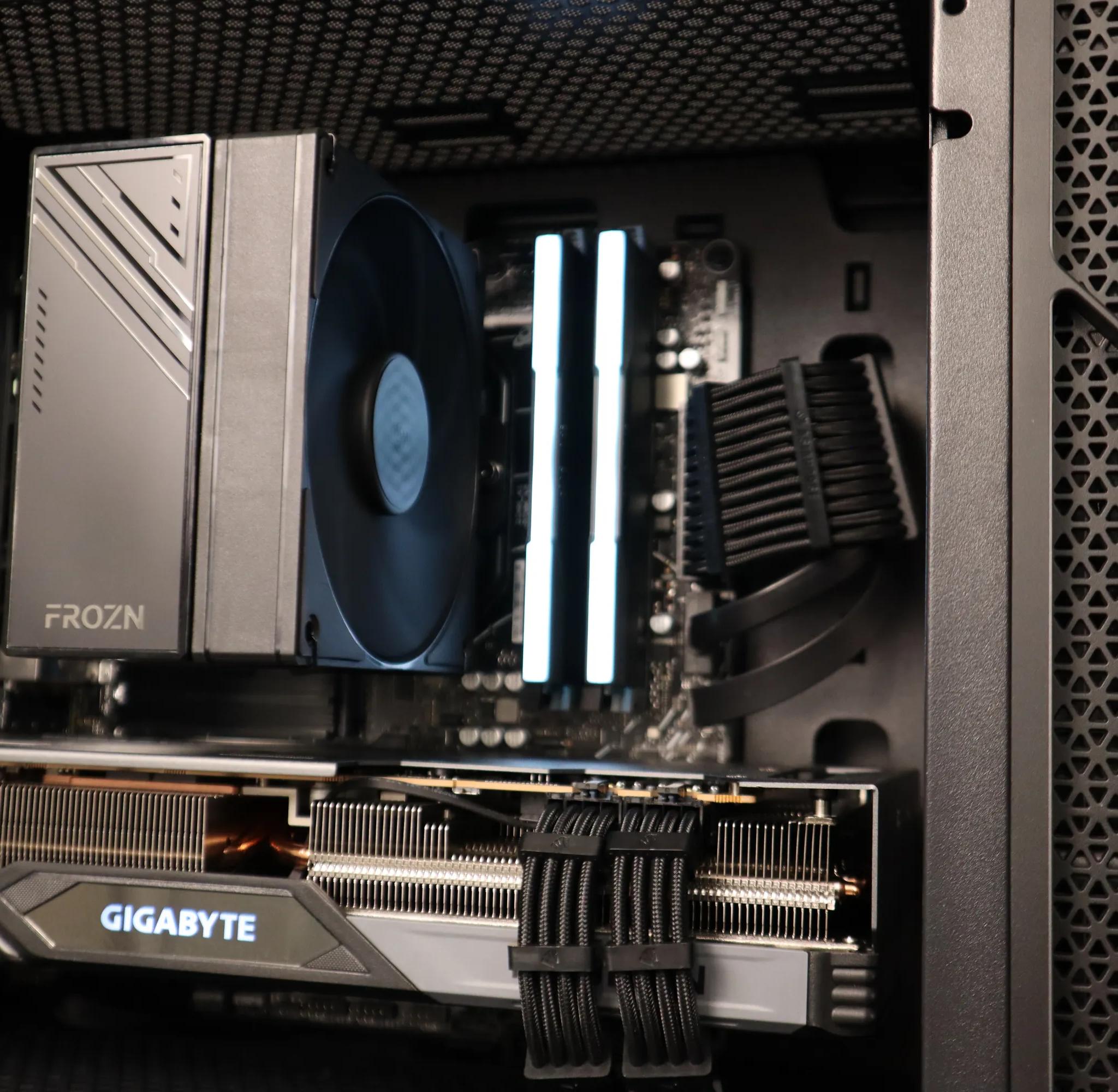 New Gaming PC | Ryzen 5 9600X | RX 7700XT | 32GB RAM | 1TB | WiFi | All Brand New