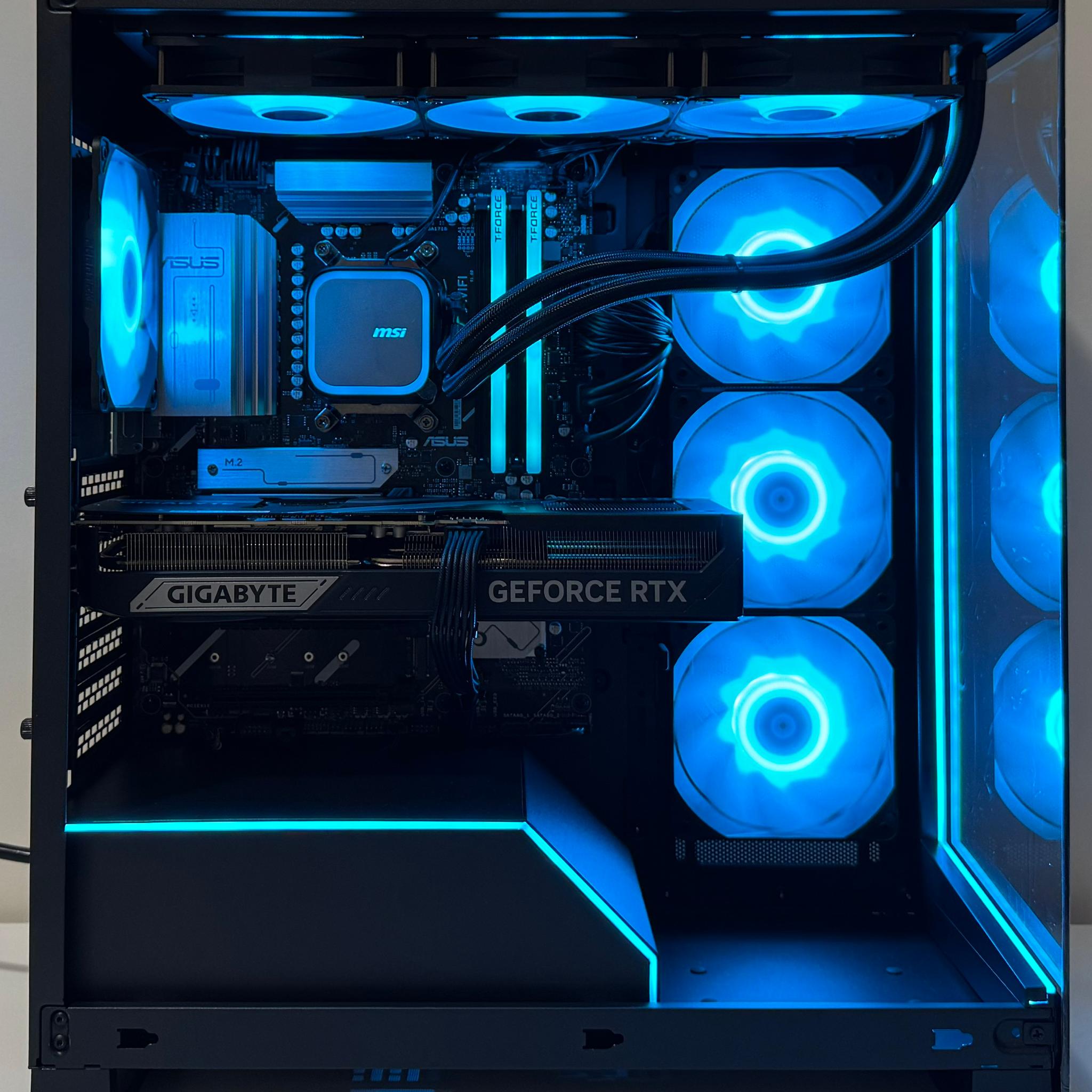 AMD Ryzen 7 7800X3D GeForce RTX 5070 Ti 32GB DDR5 RAM 1TB Gen5 NVMe SSD NZXT 850W Gold Gaming PC