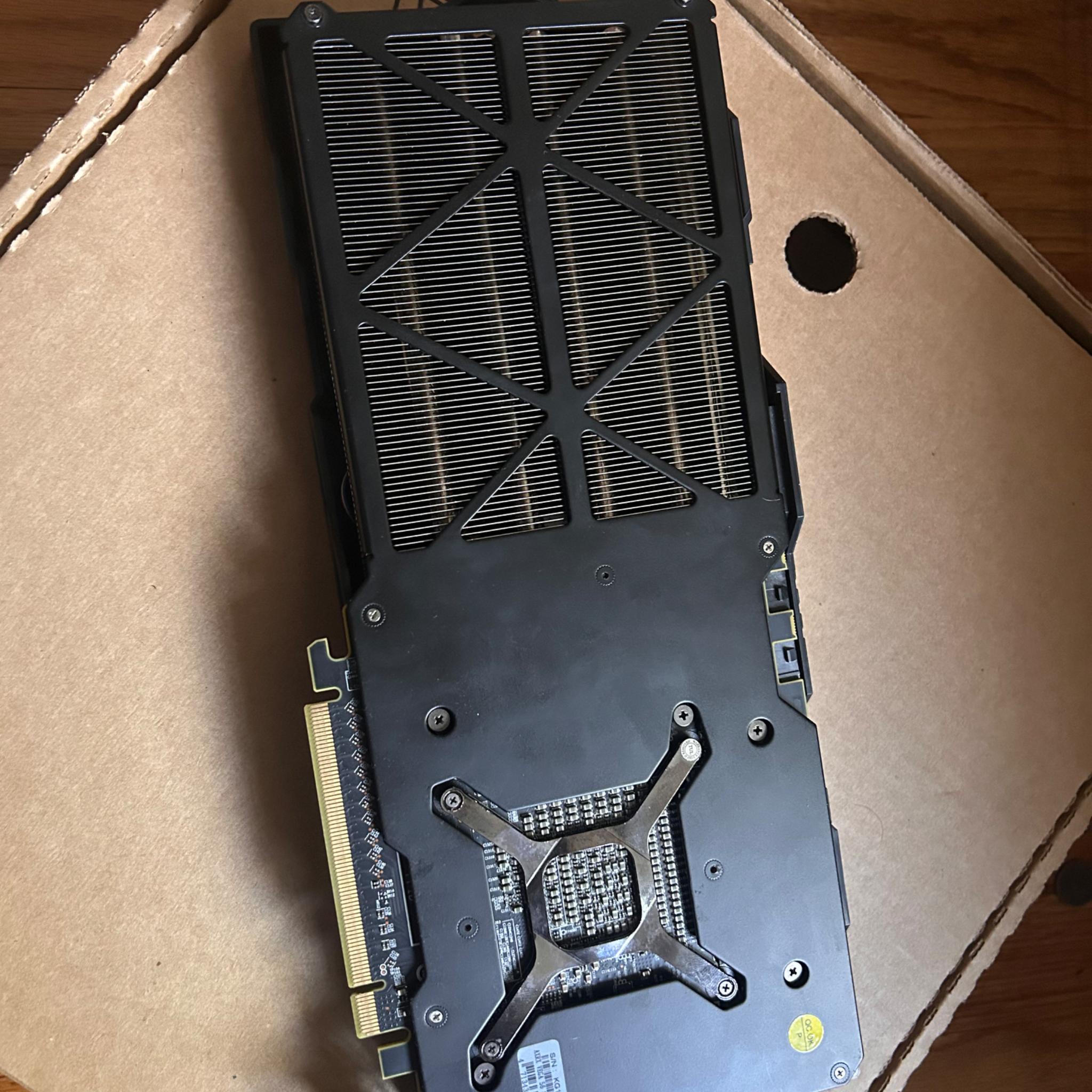 amd powercolor red devil vega 56 *not working for parts or display*