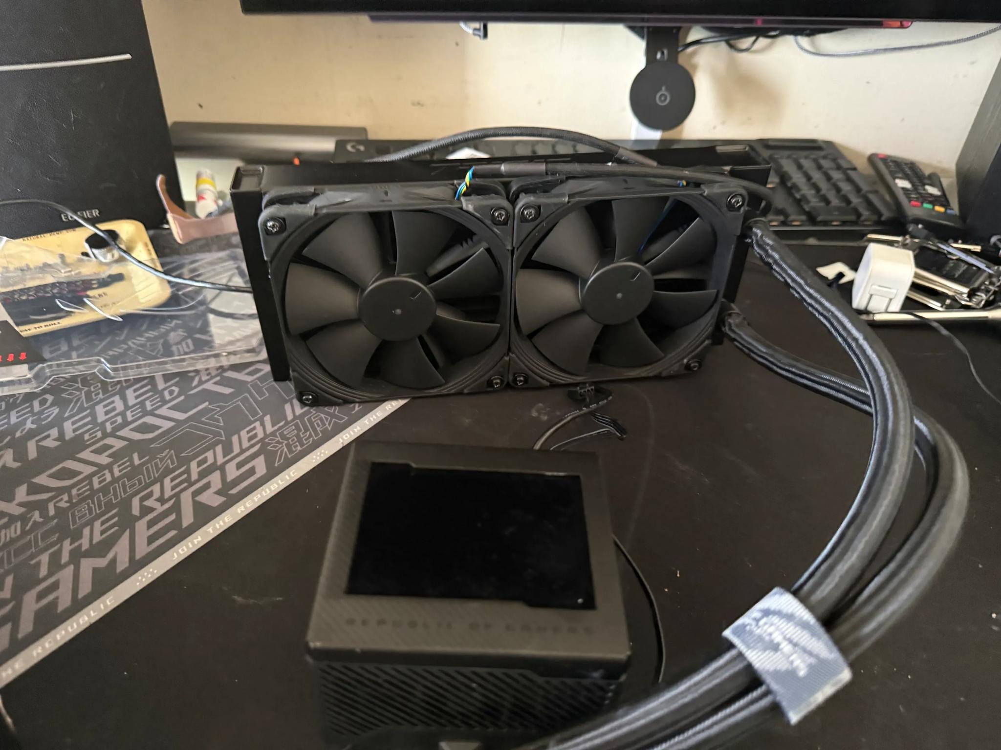 ❄️ ASUS ROG Ryujin III 240mm AIO Liquid CPU Cooler – Elite Cooling, Bold Style! 🔥