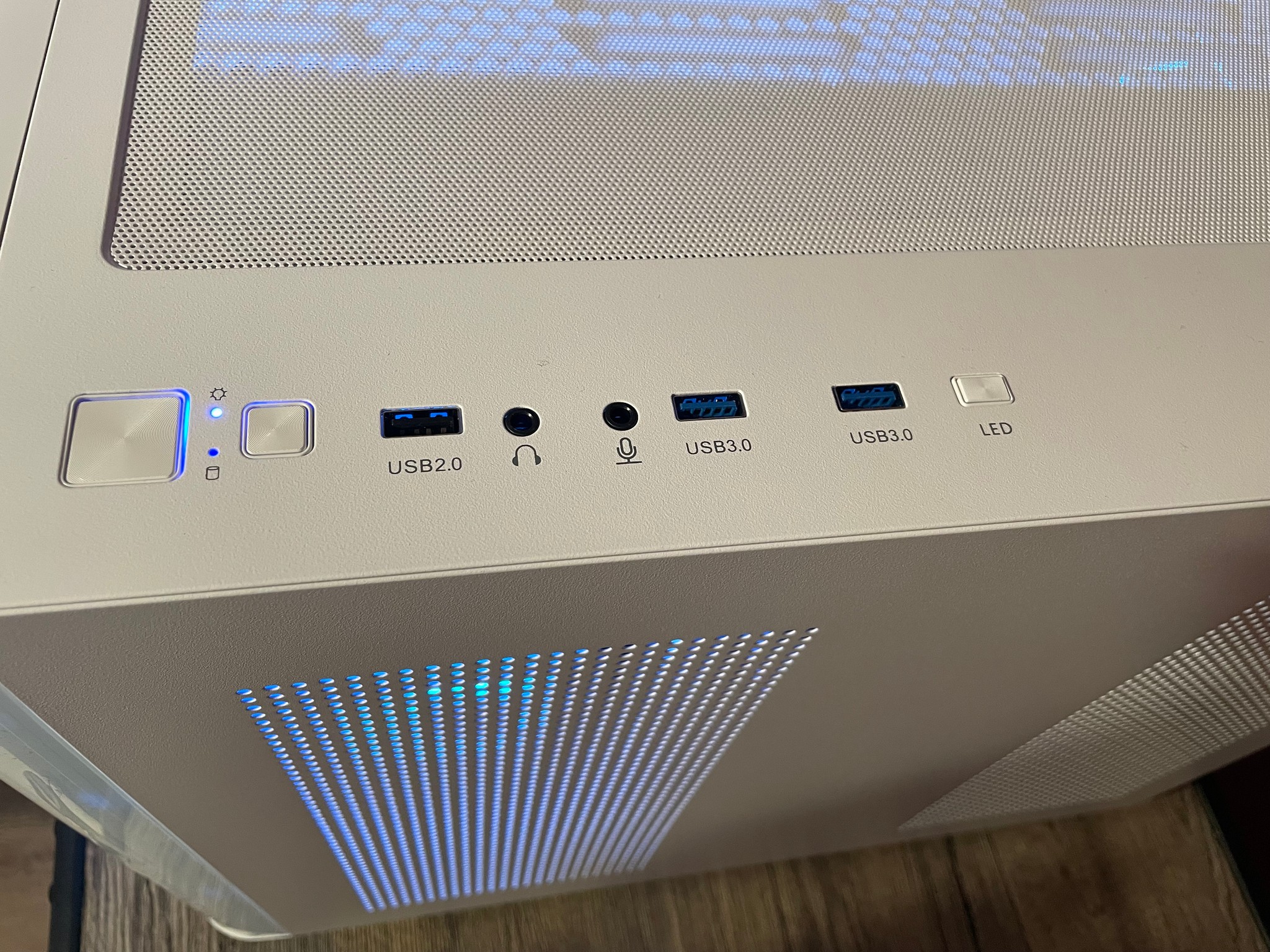 White RTX 2060 Gaming PC (Ryzen 5 3600 | 16GB RAM | 512GB SSD | Wifi + BT)